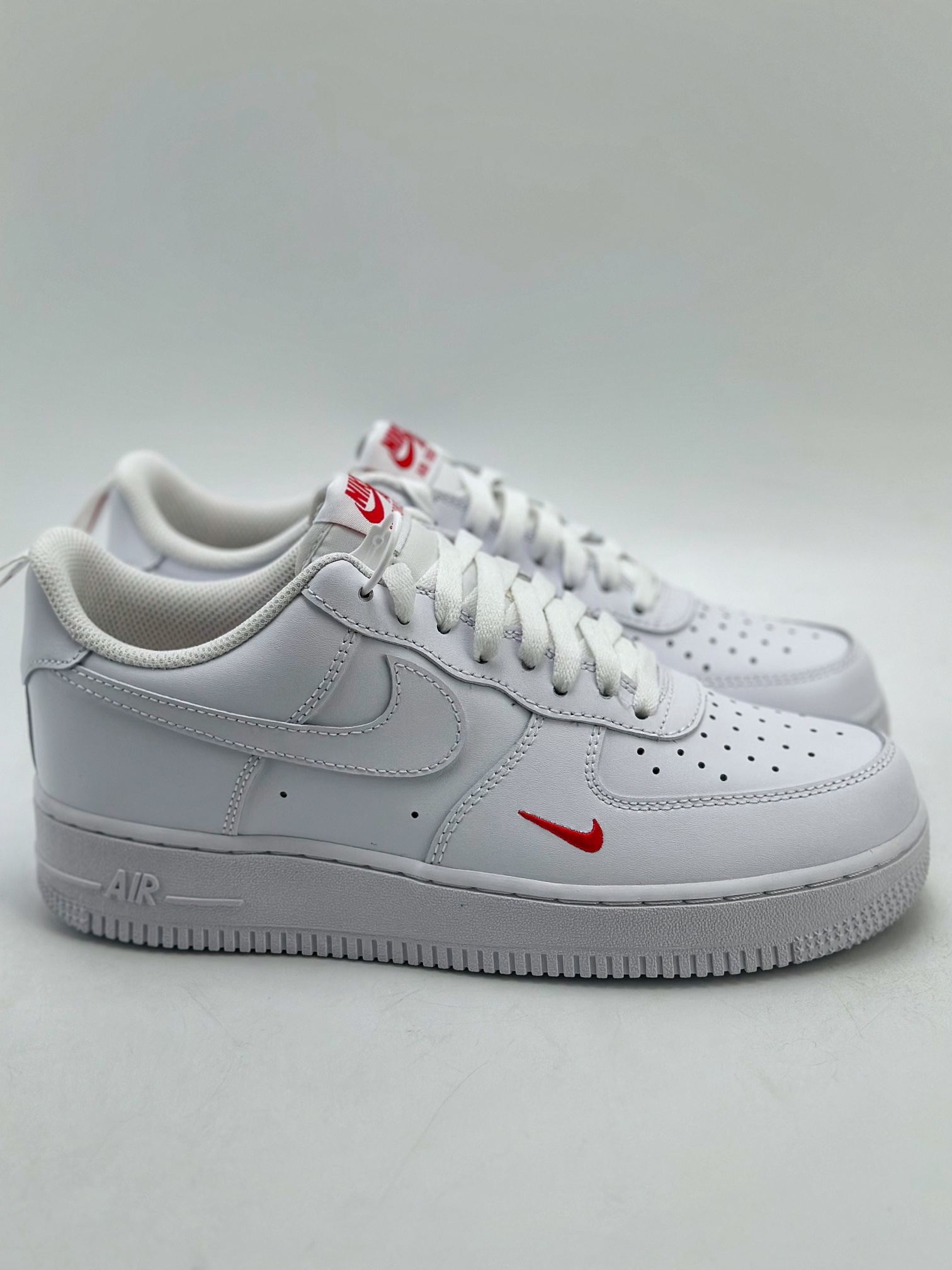 200 Nike Air Force 1 Low 07 白红小勾 FZ7187-100