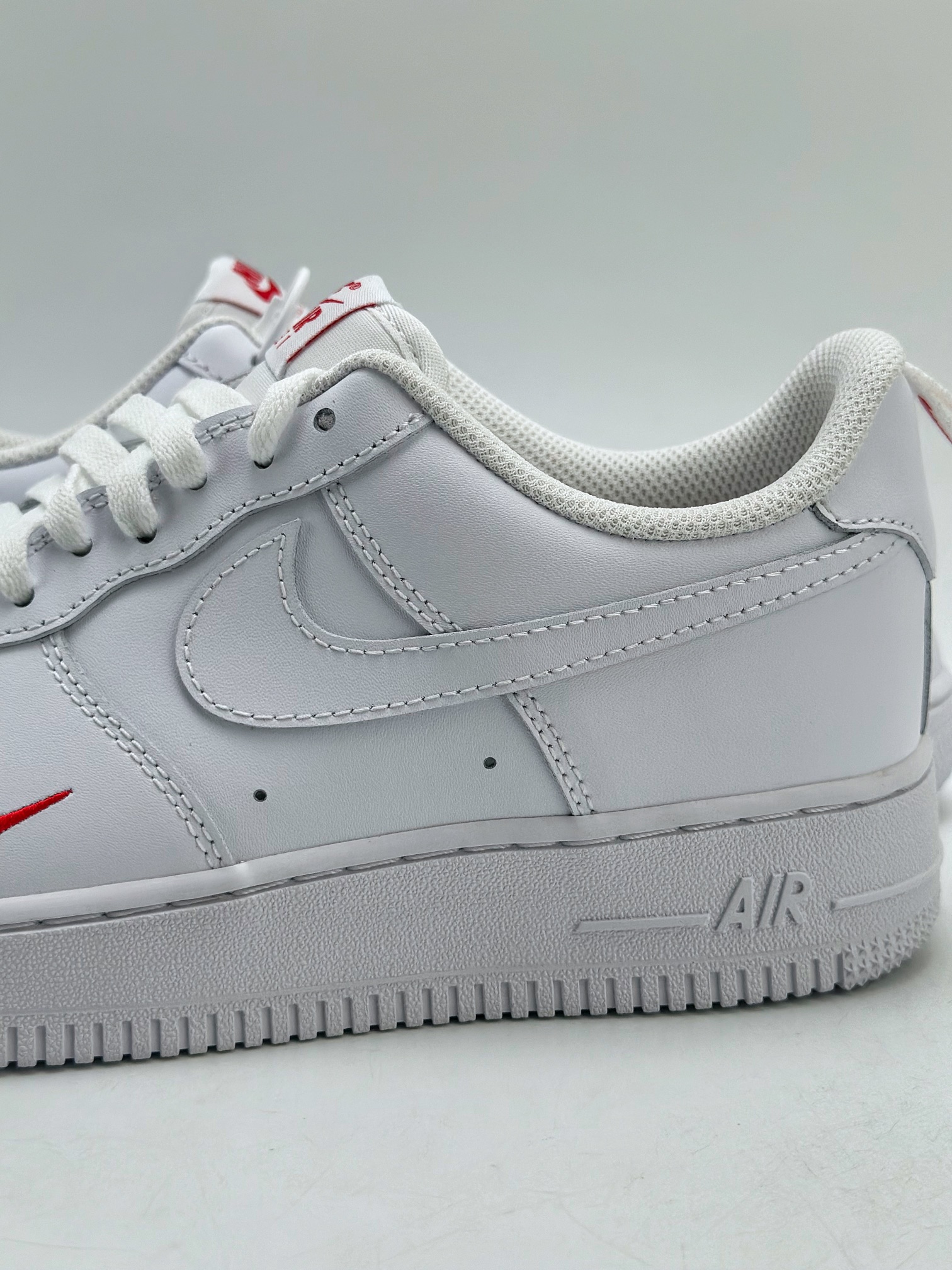 200 Nike Air Force 1 Low 07 白红小勾 FZ7187-100