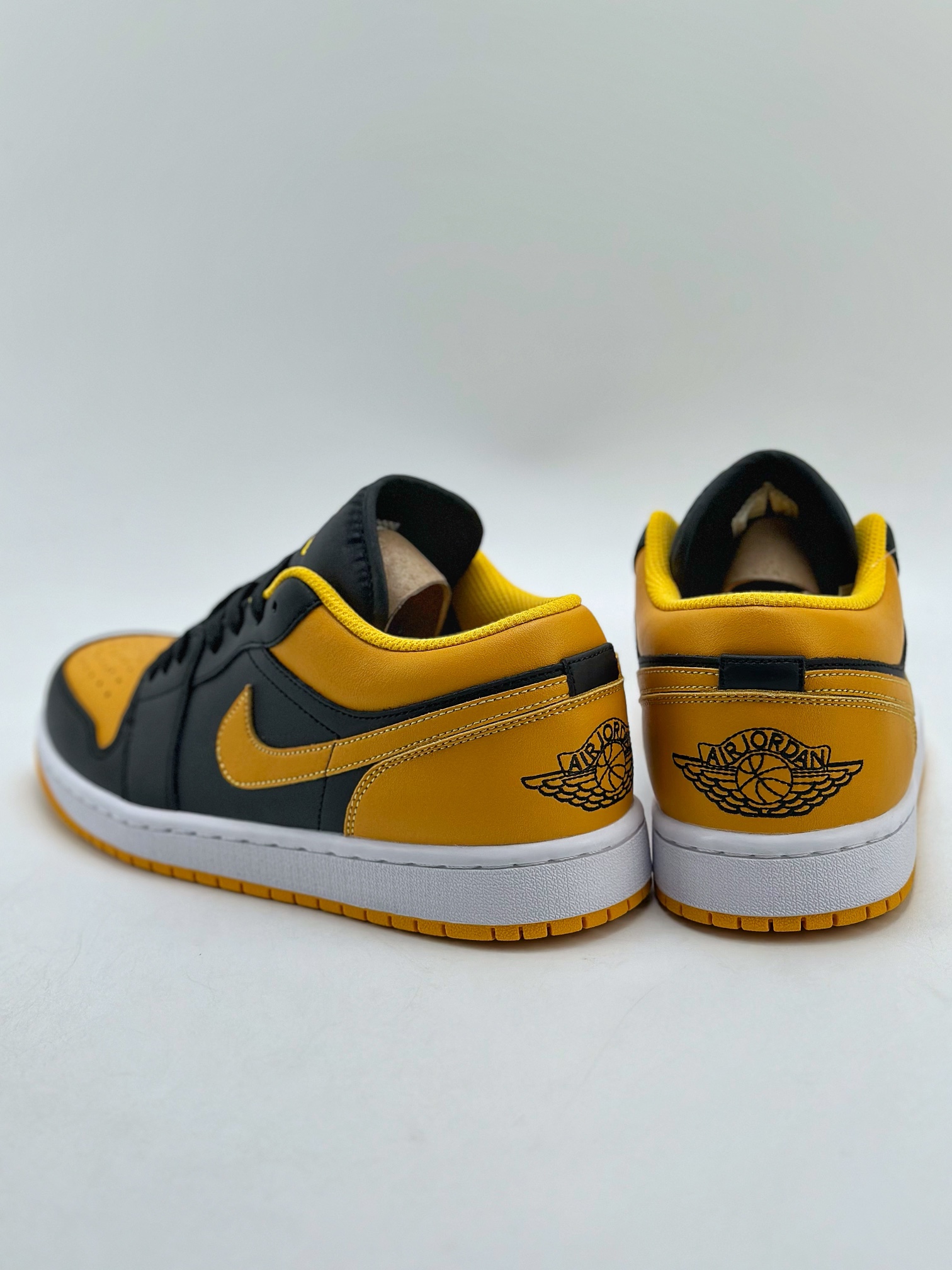 200 Air Jordan 1 Retro Low "Yellow Ochre" 黑黄 553558-072