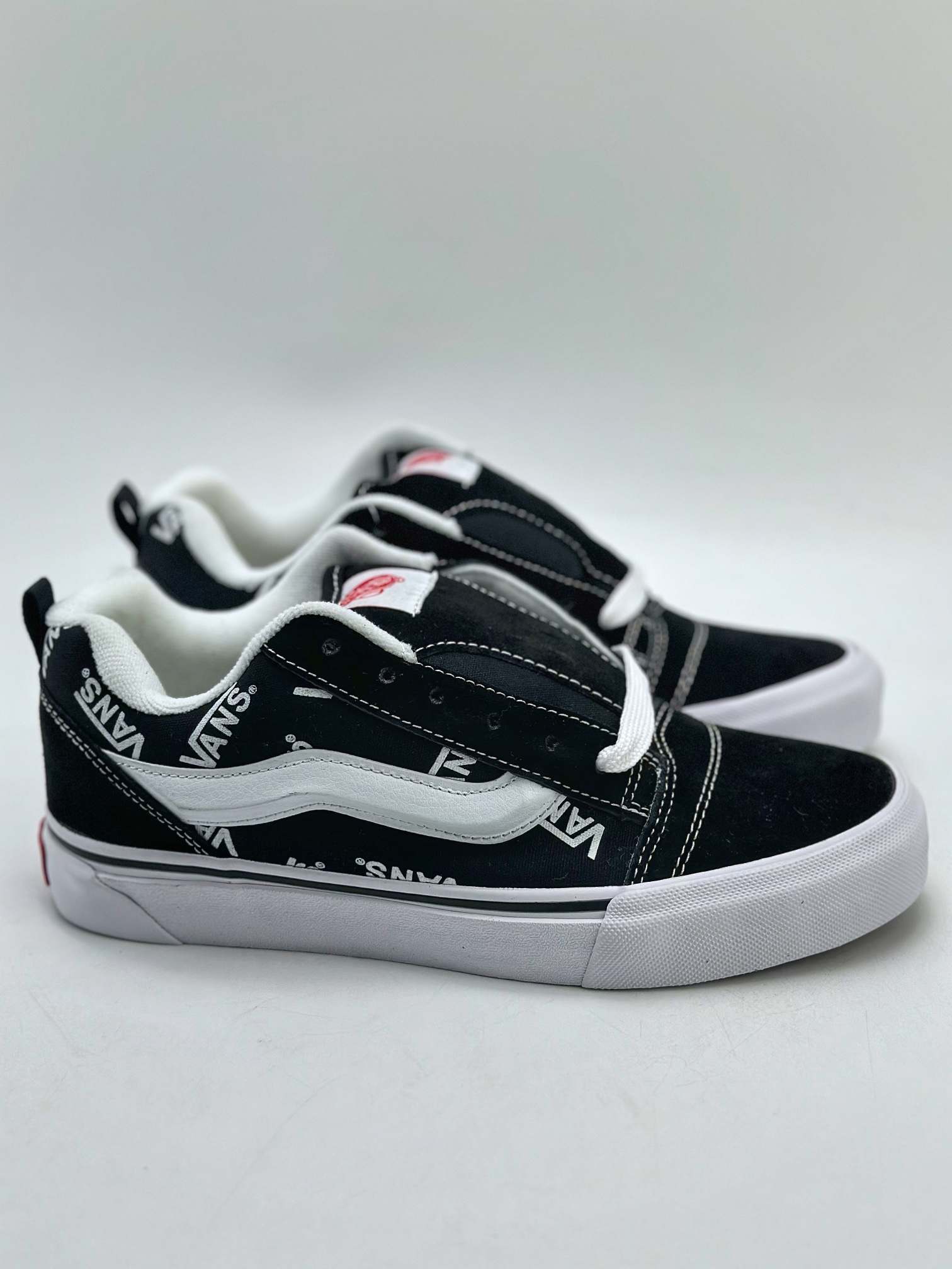 150 Vans Knu Skool 面包鞋 范斯官方海外版Vans印花 拼接款