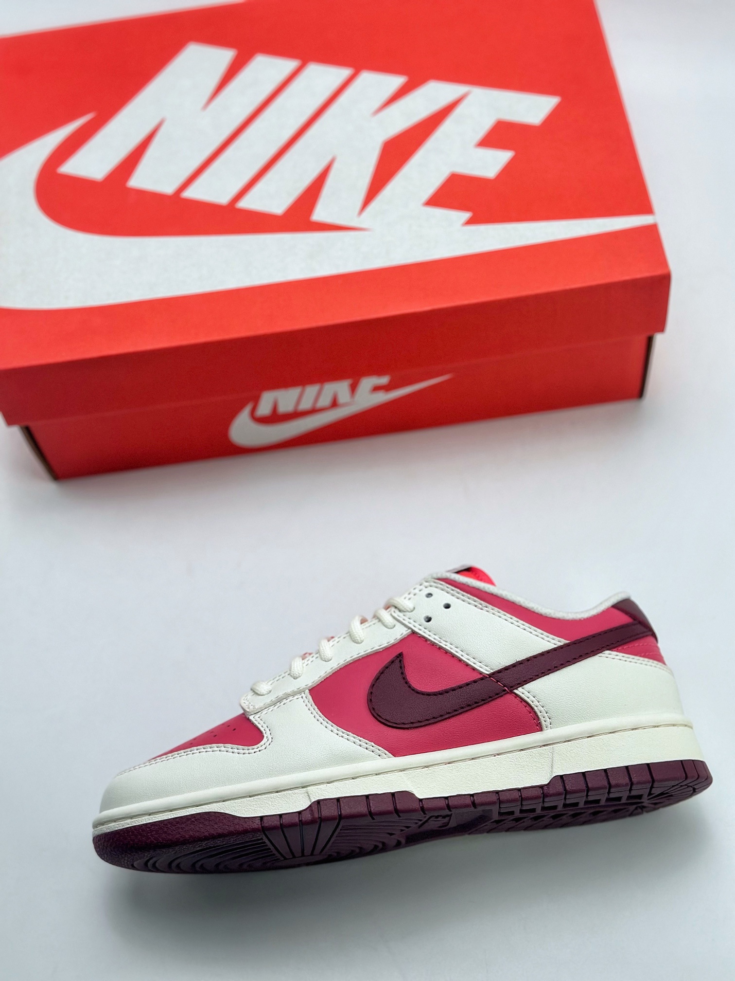 220 NIKE SB Dunk Low ”Valentine‘s Day” 情人节限定 白红 HF0736-161