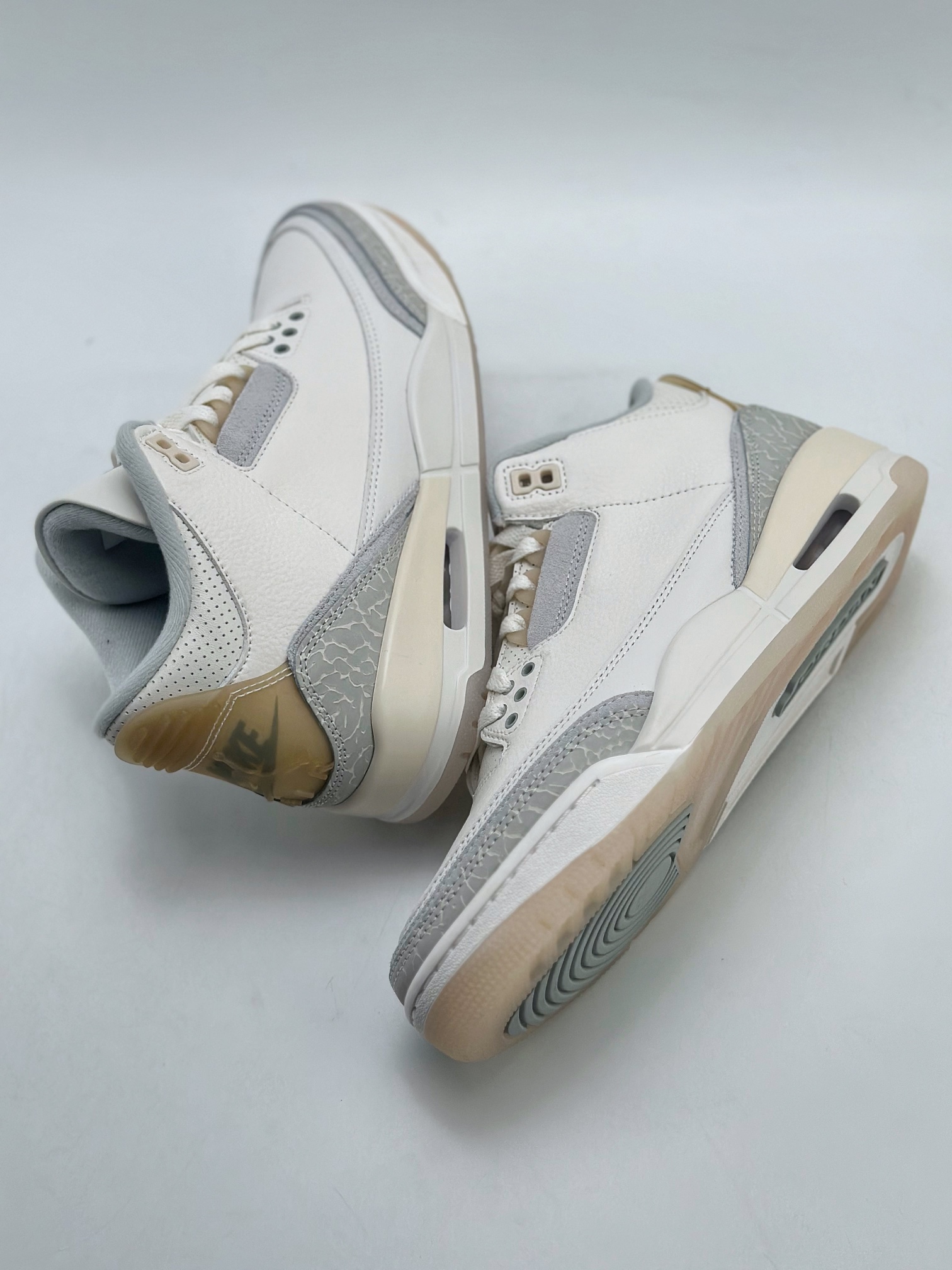 360 Nike Air Jordan 3 Retro 乔丹三代 ”lvory” 象牙白 FJ9479-100