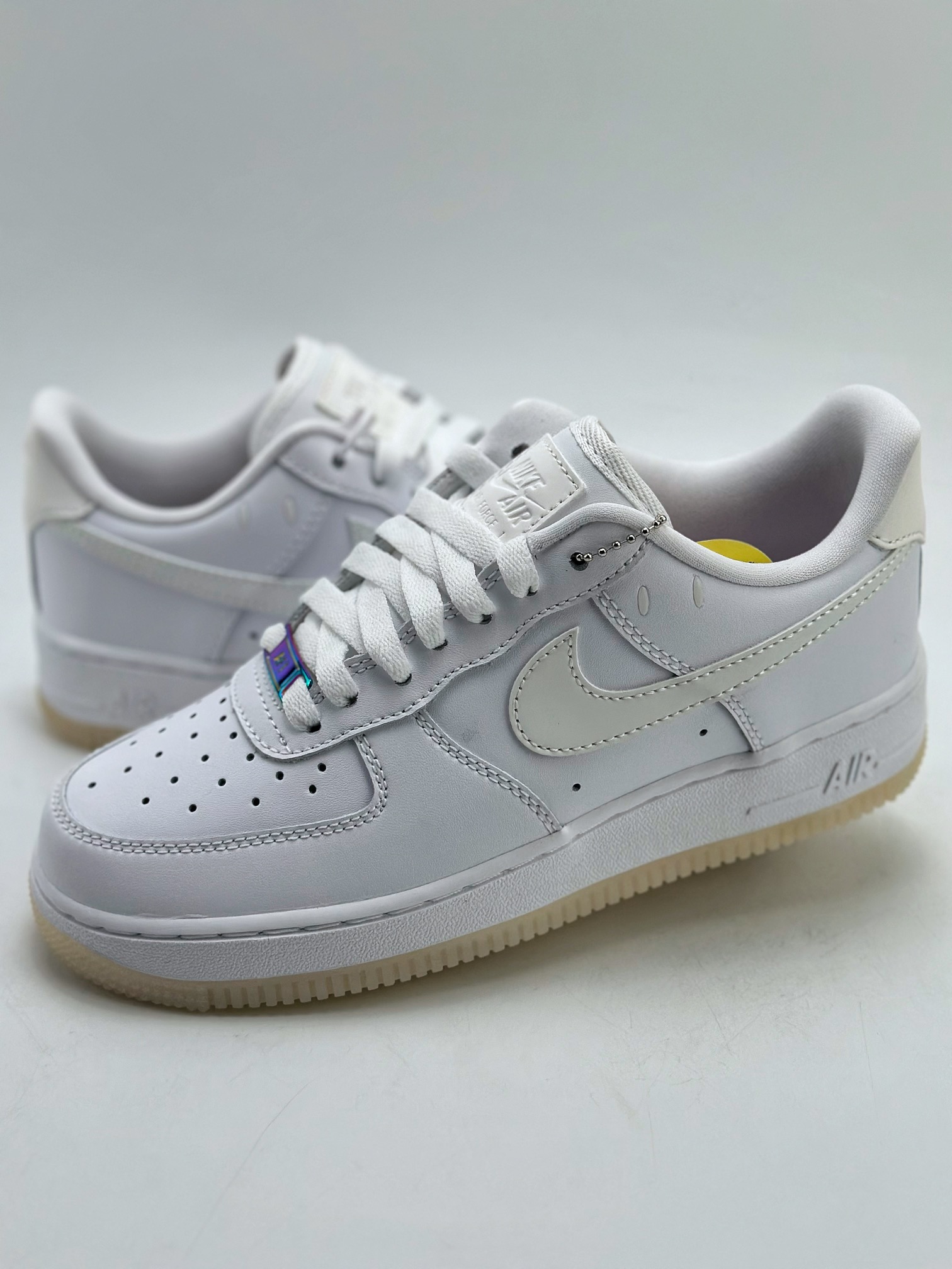 200 Nike Air Force 1 Low 07 ”UV” 白 FZ5531-111