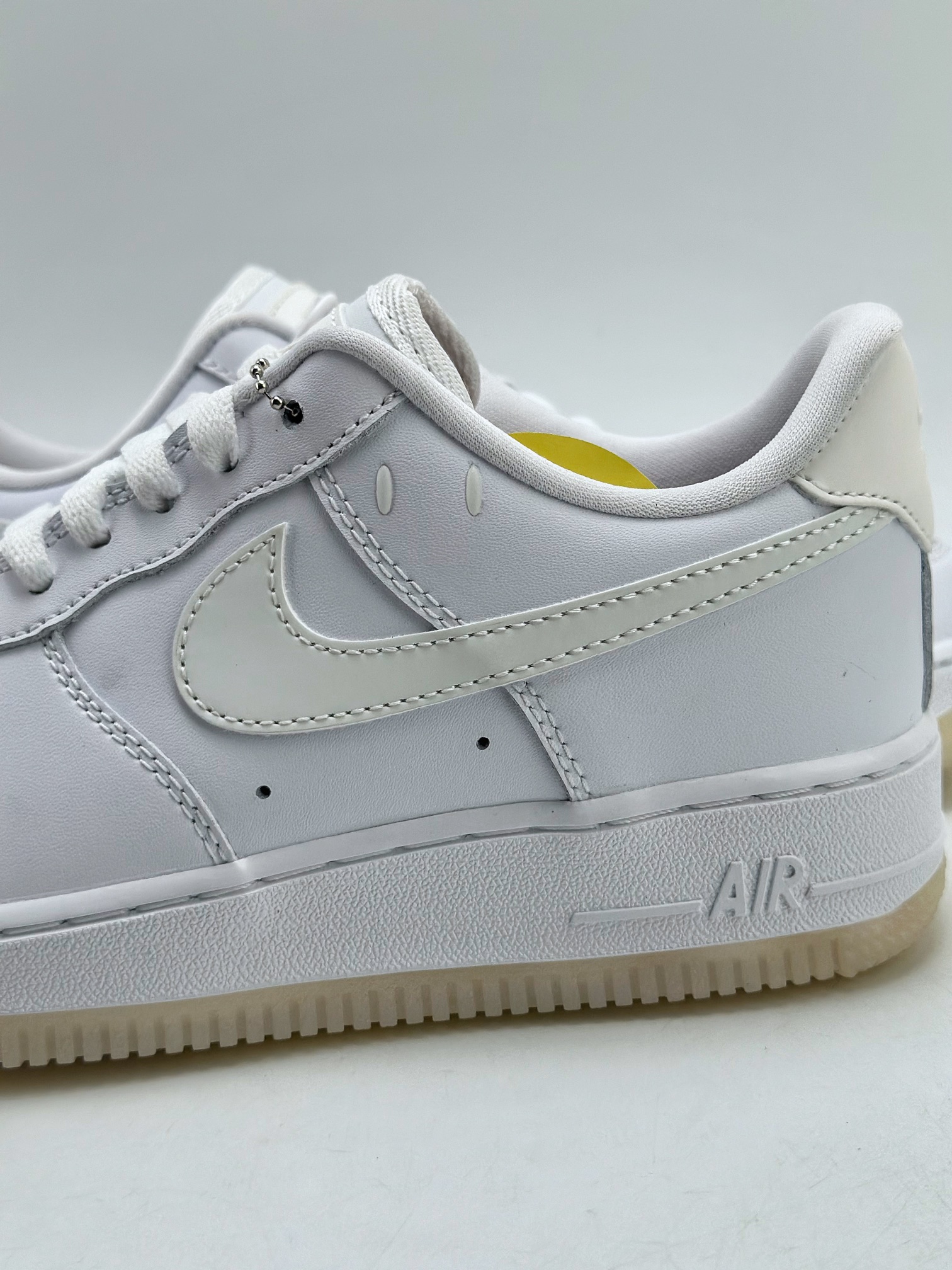 200 Nike Air Force 1 Low 07 ”UV” 白 FZ5531-111