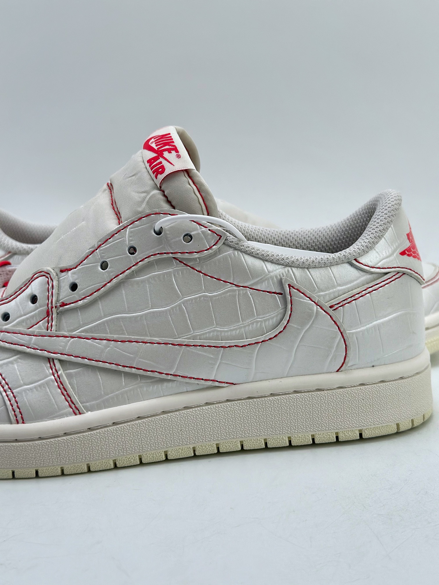 260 Nike Air Jordan 1 Low x Travis Scott 定制联名 兔八哥低帮 DM7866-601