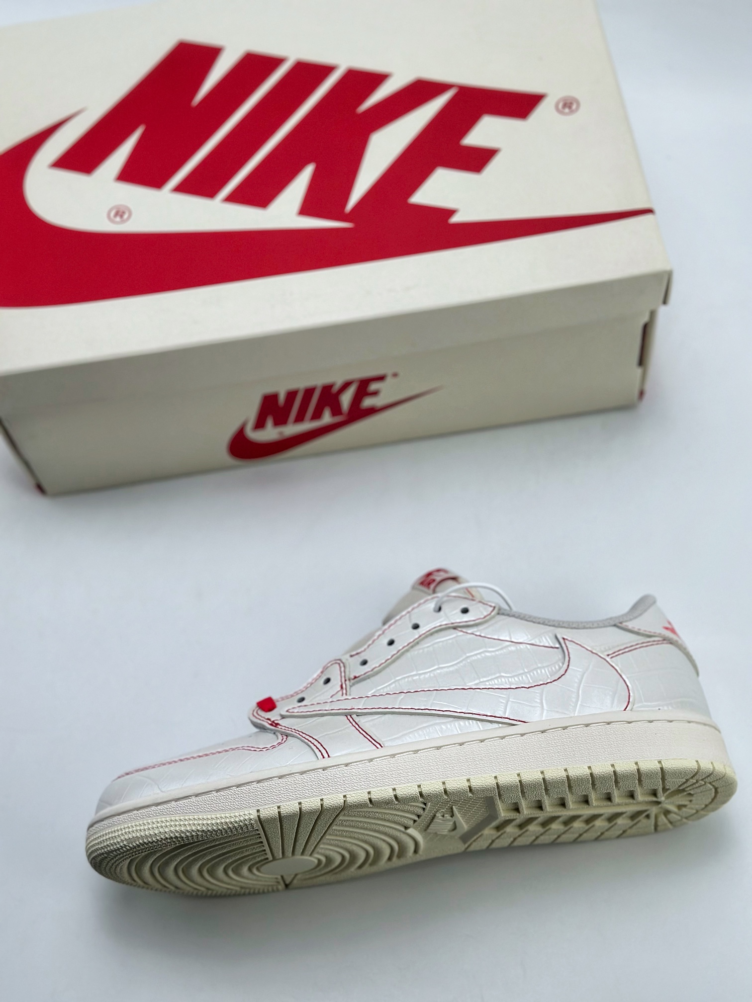 260 Nike Air Jordan 1 Low x Travis Scott 定制联名 兔八哥低帮 DM7866-601