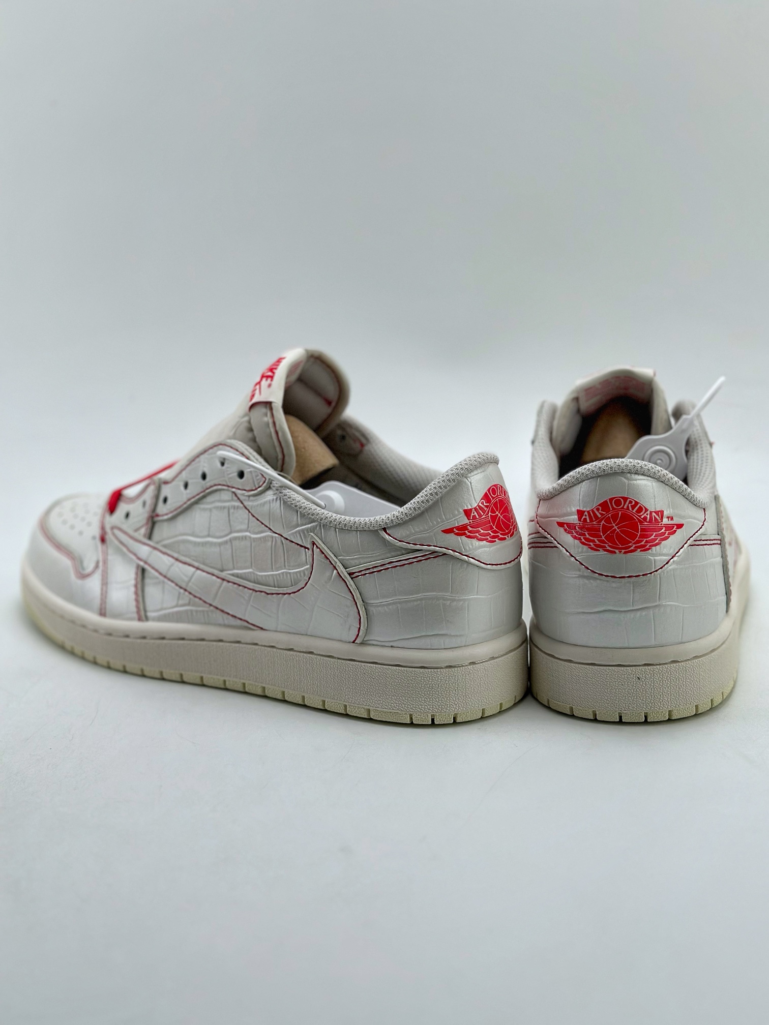 260 Nike Air Jordan 1 Low x Travis Scott 定制联名 兔八哥低帮 DM7866-601