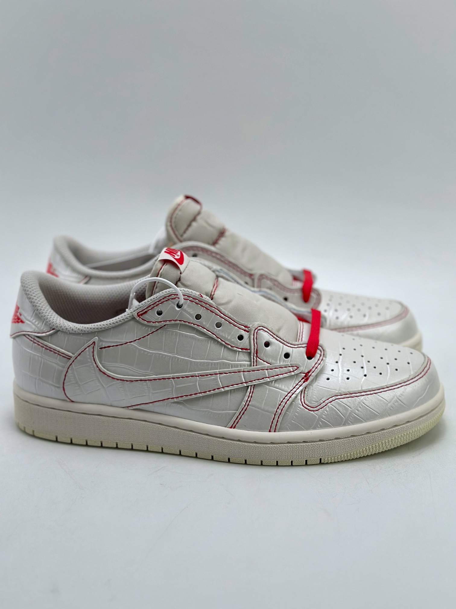 260 Nike Air Jordan 1 Low x Travis Scott 定制联名 兔八哥低帮 DM7866-601