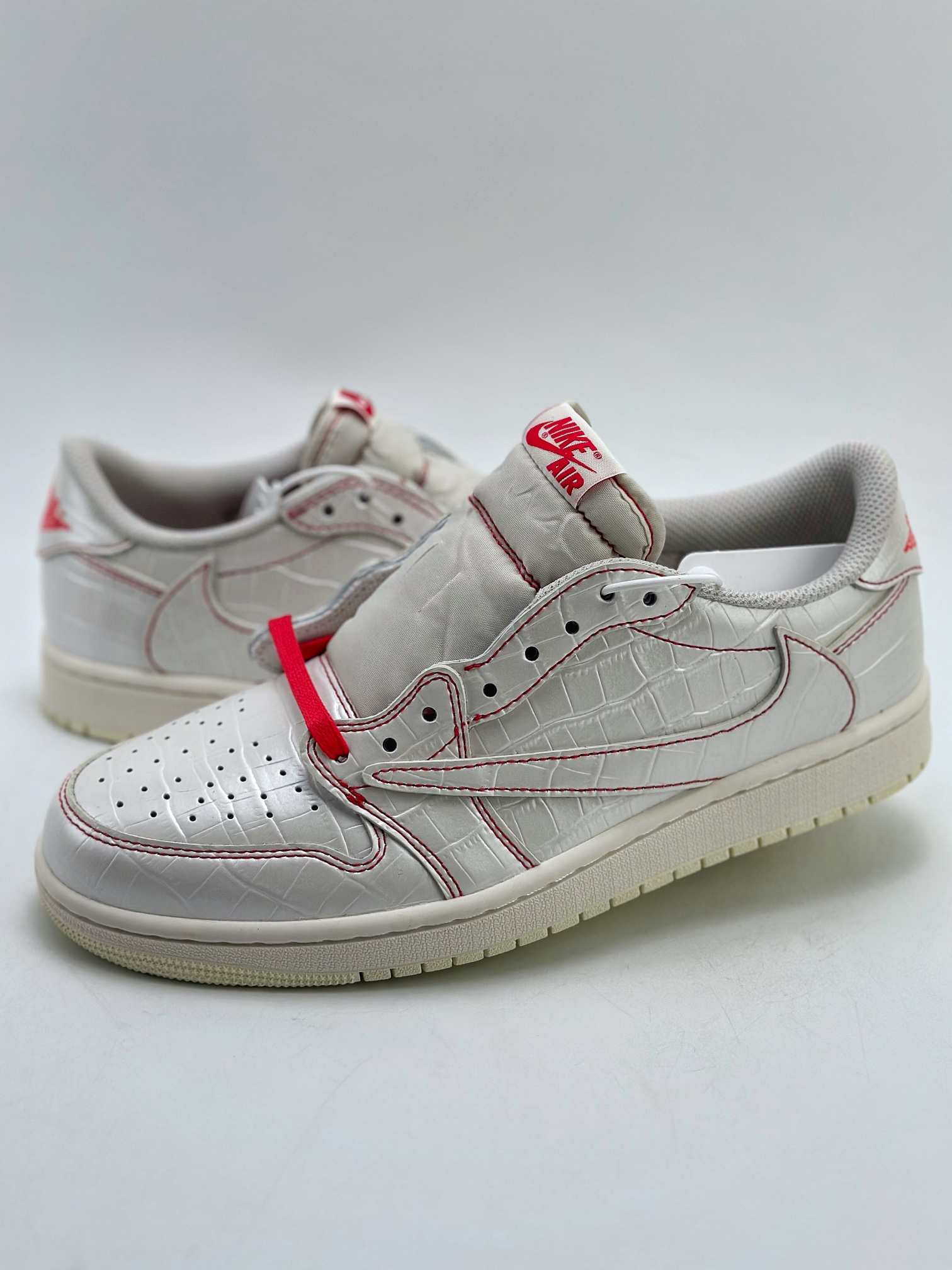 260 Nike Air Jordan 1 Low x Travis Scott 定制联名 兔八哥低帮 DM7866-601