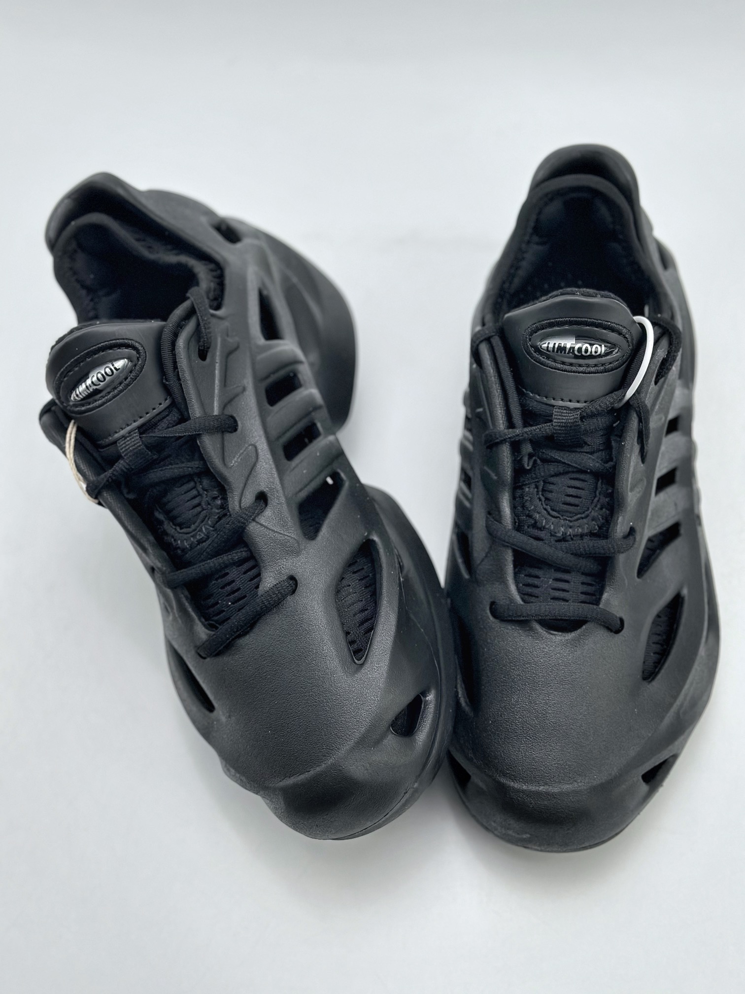 200 阿迪达斯adidas adiFOM Climacool ”Triple Black” 洞洞鞋 IF3902
