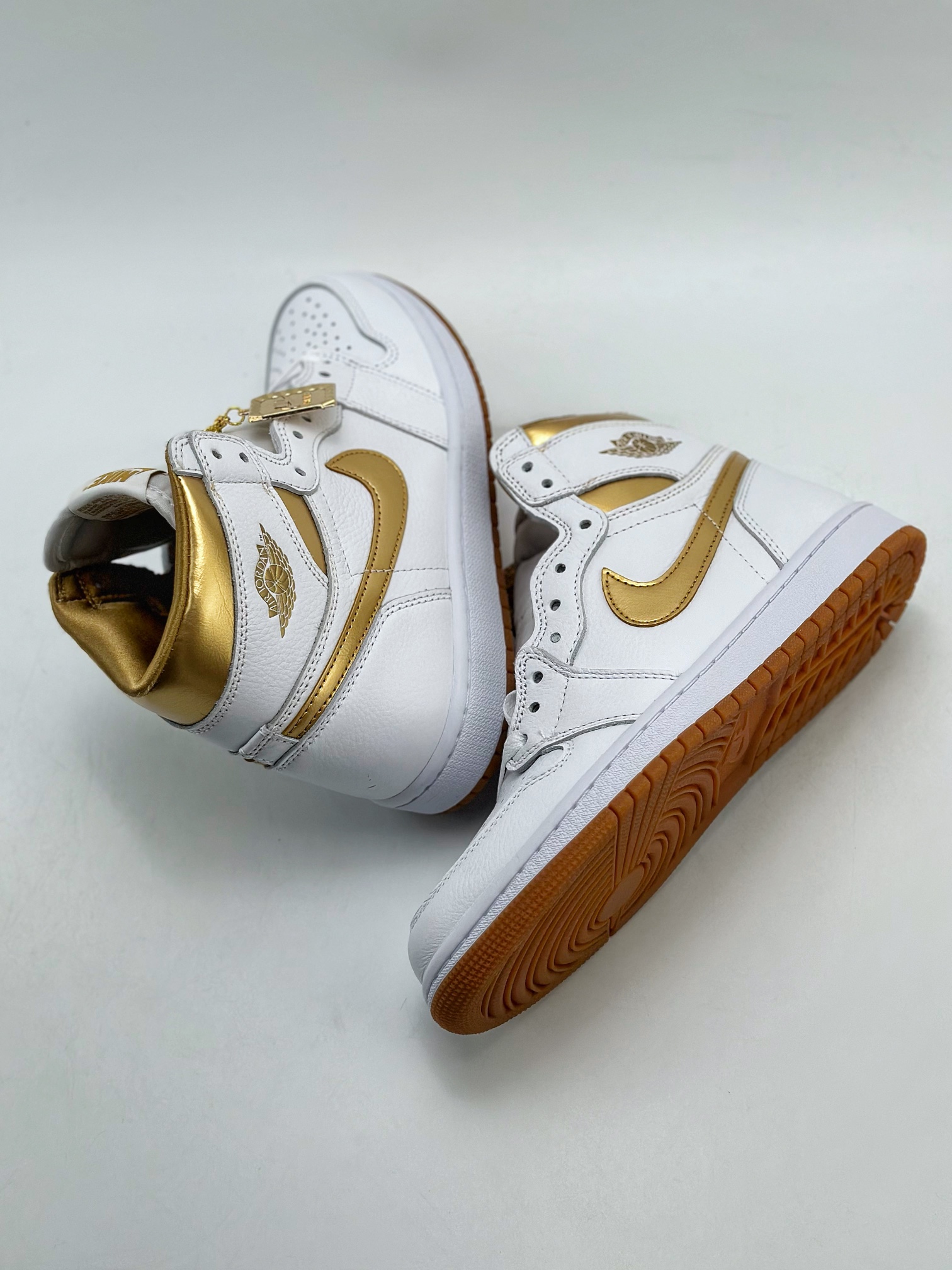 280 Air Jordan 1 High OG ”White and Gold” 白金 FD2596-107