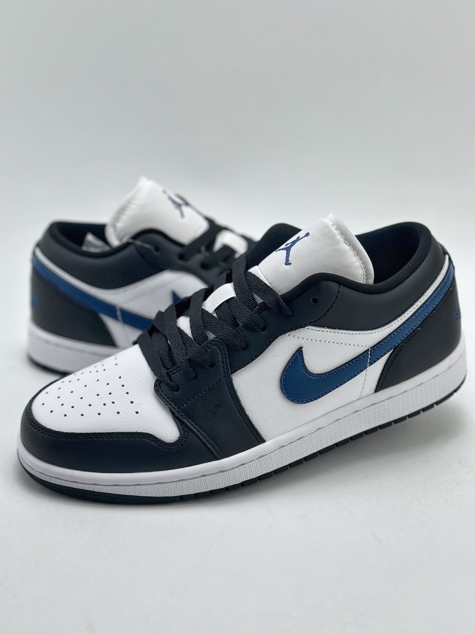 200 Air Jordan 1 Retro Low 黑灰蓝  DC0774-040