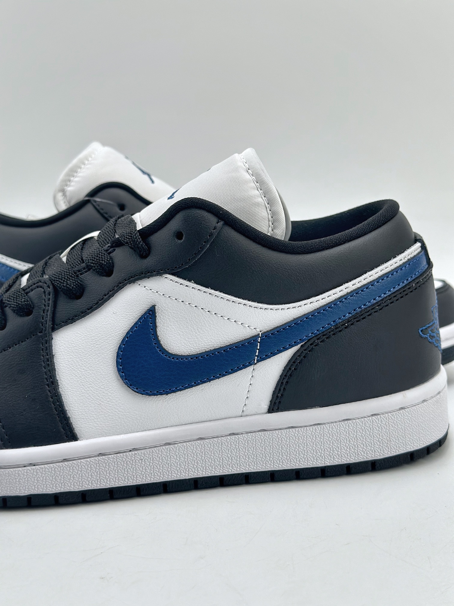 200 Air Jordan 1 Retro Low 黑灰蓝  DC0774-040