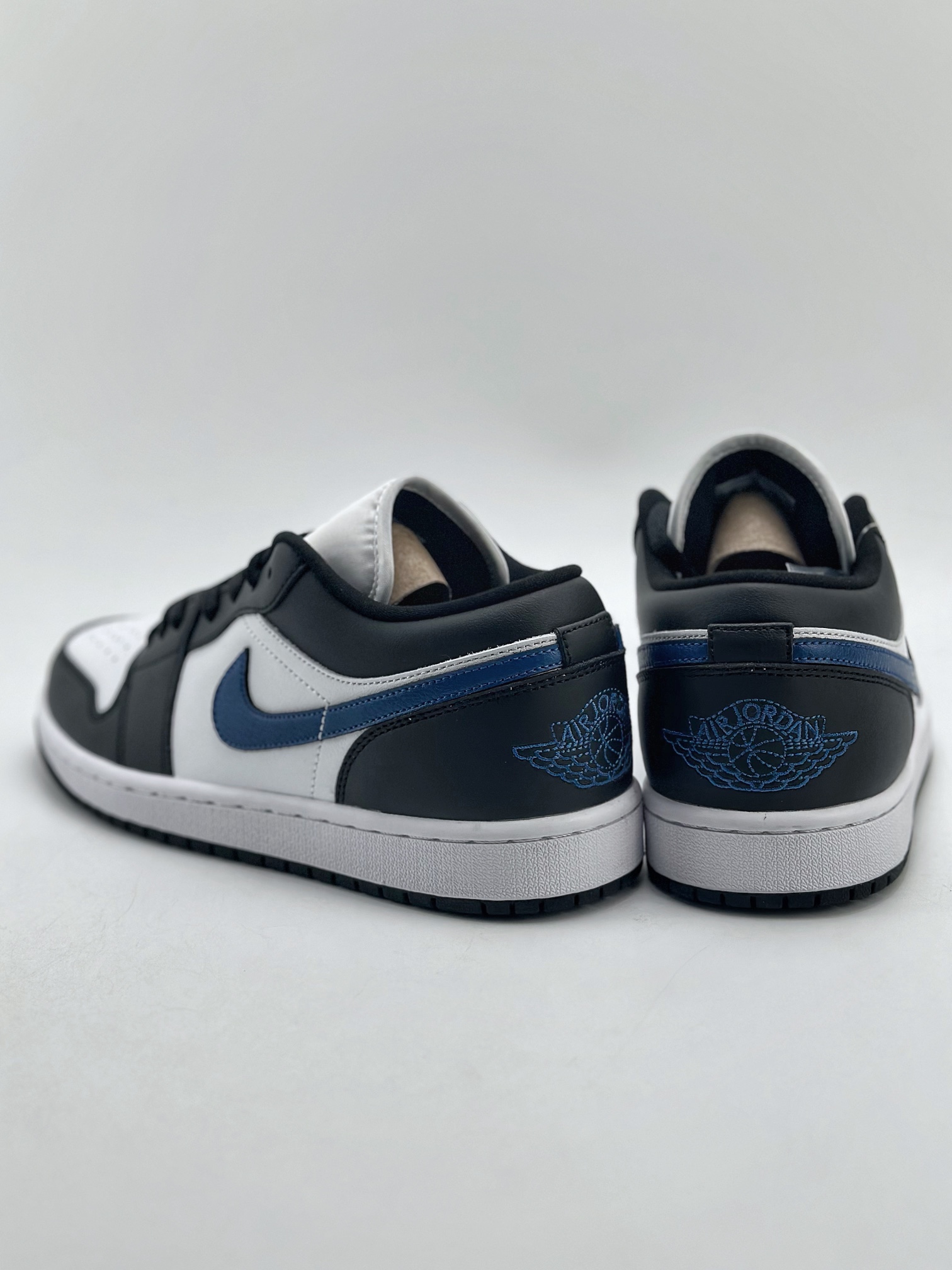 200 Air Jordan 1 Retro Low 黑灰蓝  DC0774-040