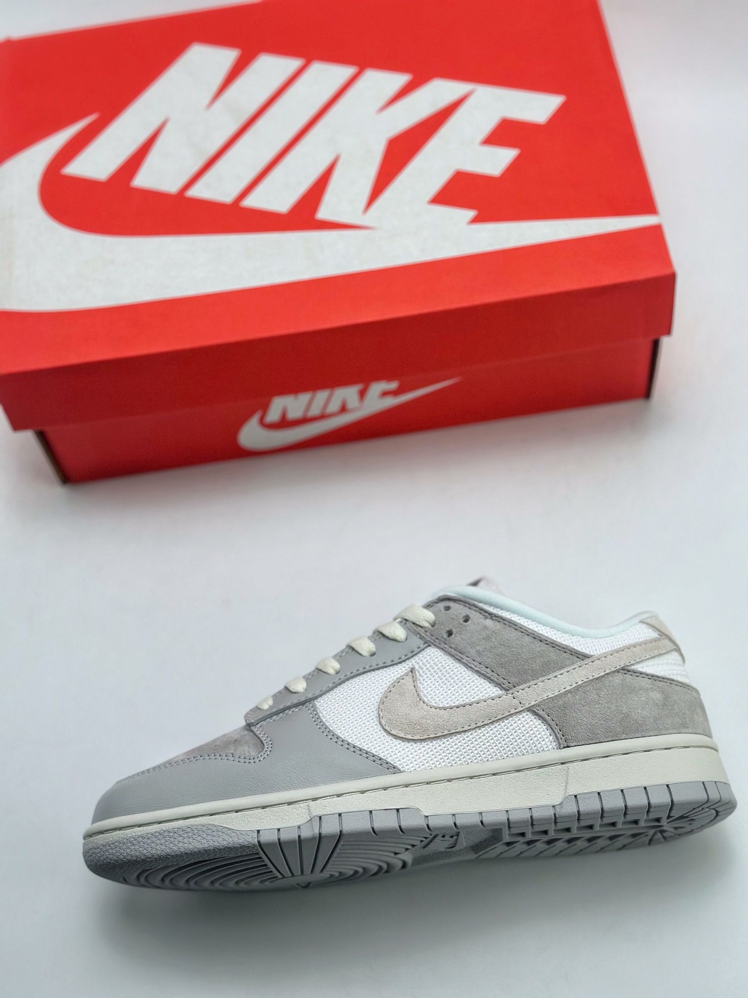 220 NIKE SB Dunk Low 灰白网布 HF4297-001