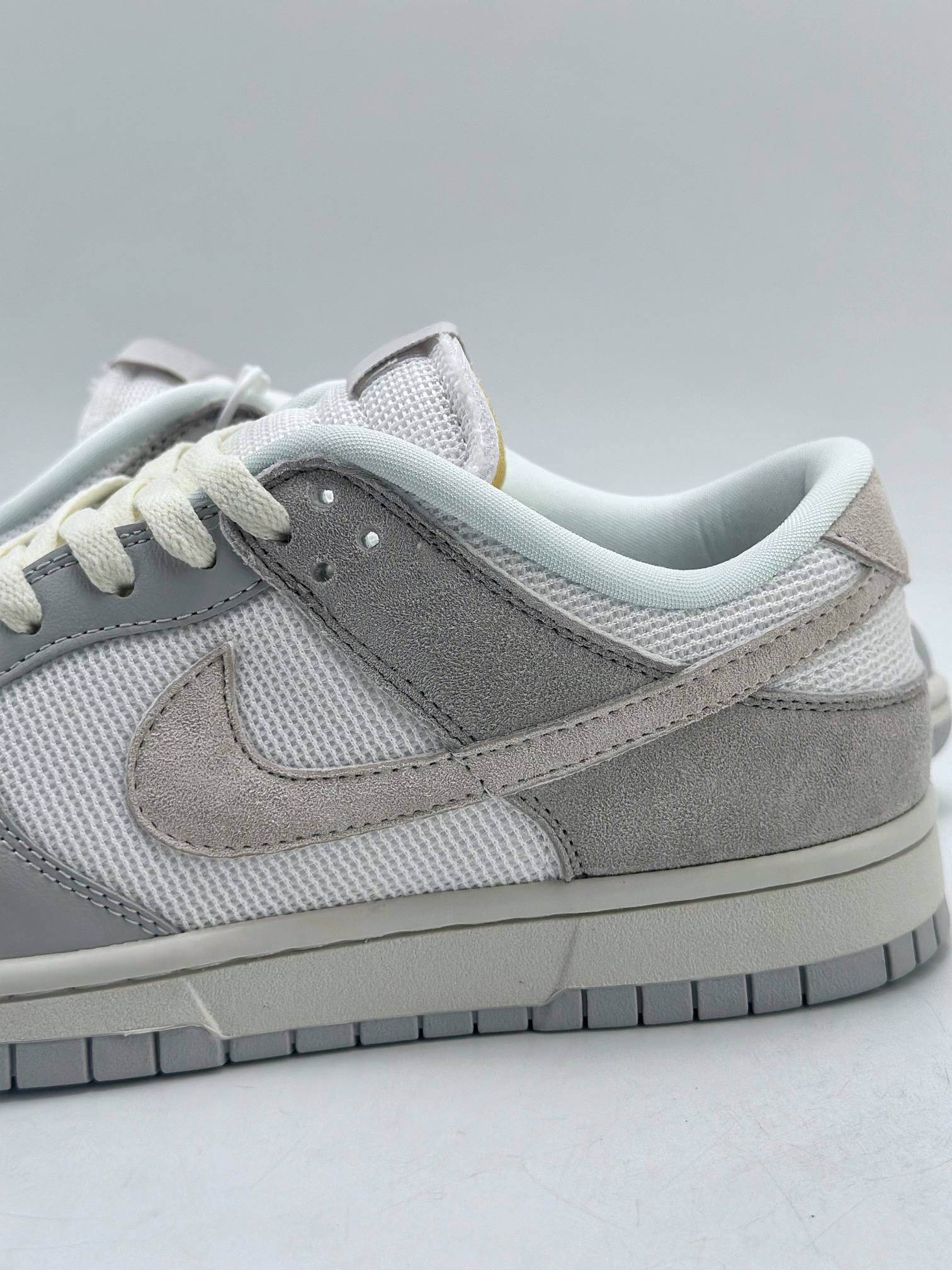 220 NIKE SB Dunk Low 灰白网布 HF4297-001