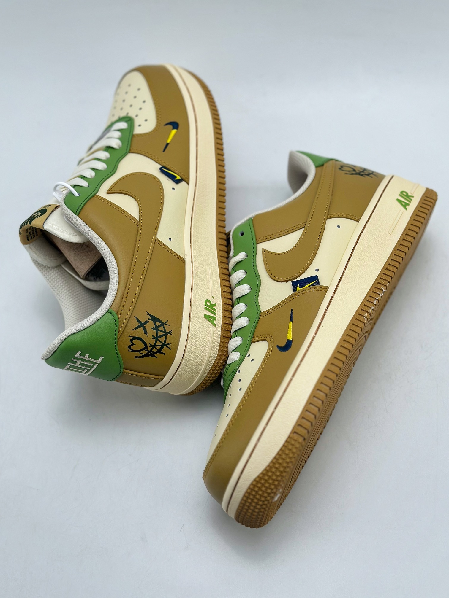 240 Nike Air Force 1 Low 07 暴力熊 米棕绿 XL2312-666