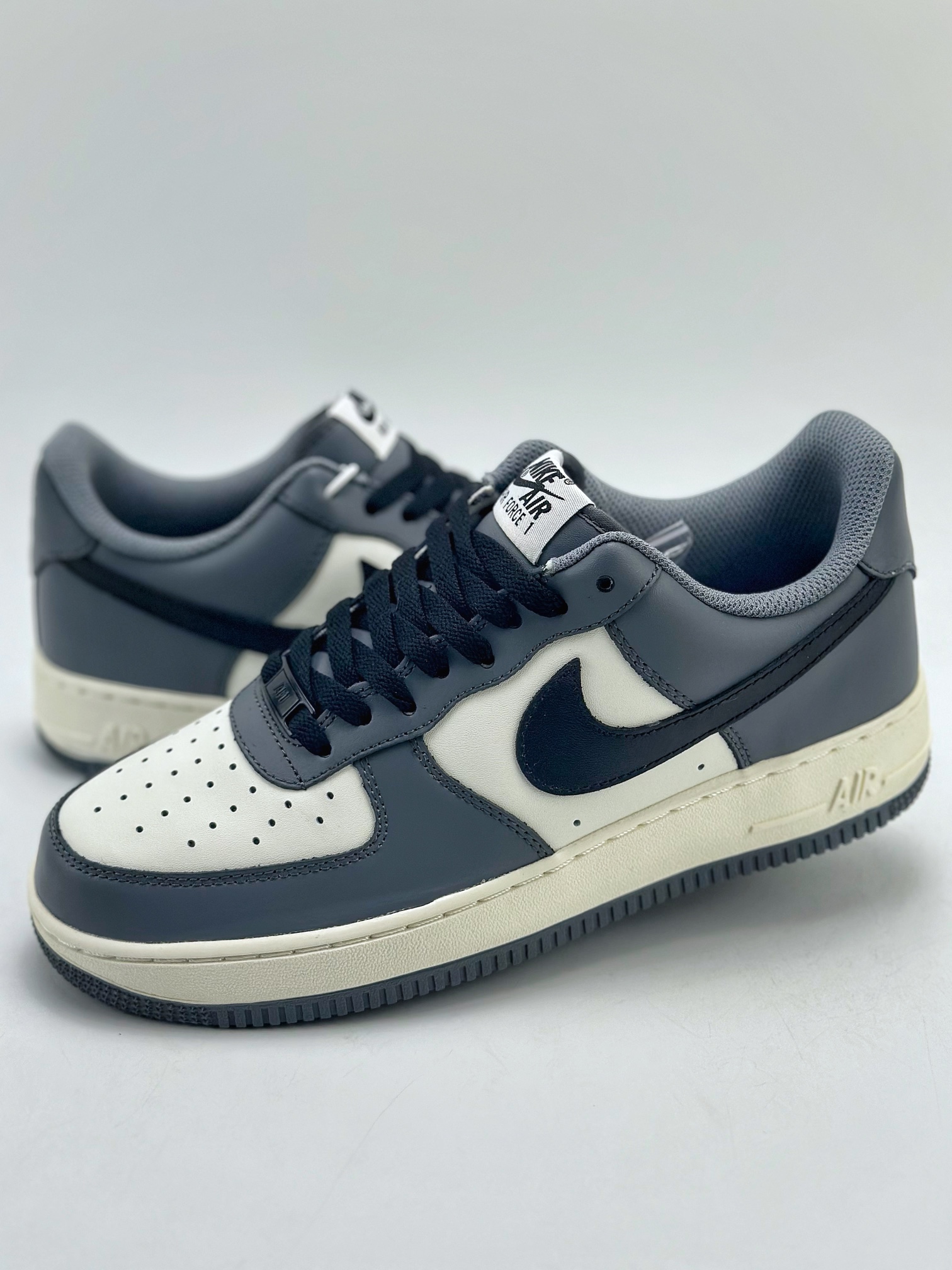 200 Nike Air Force 1 Low 07 白灰黑 DD7798-216