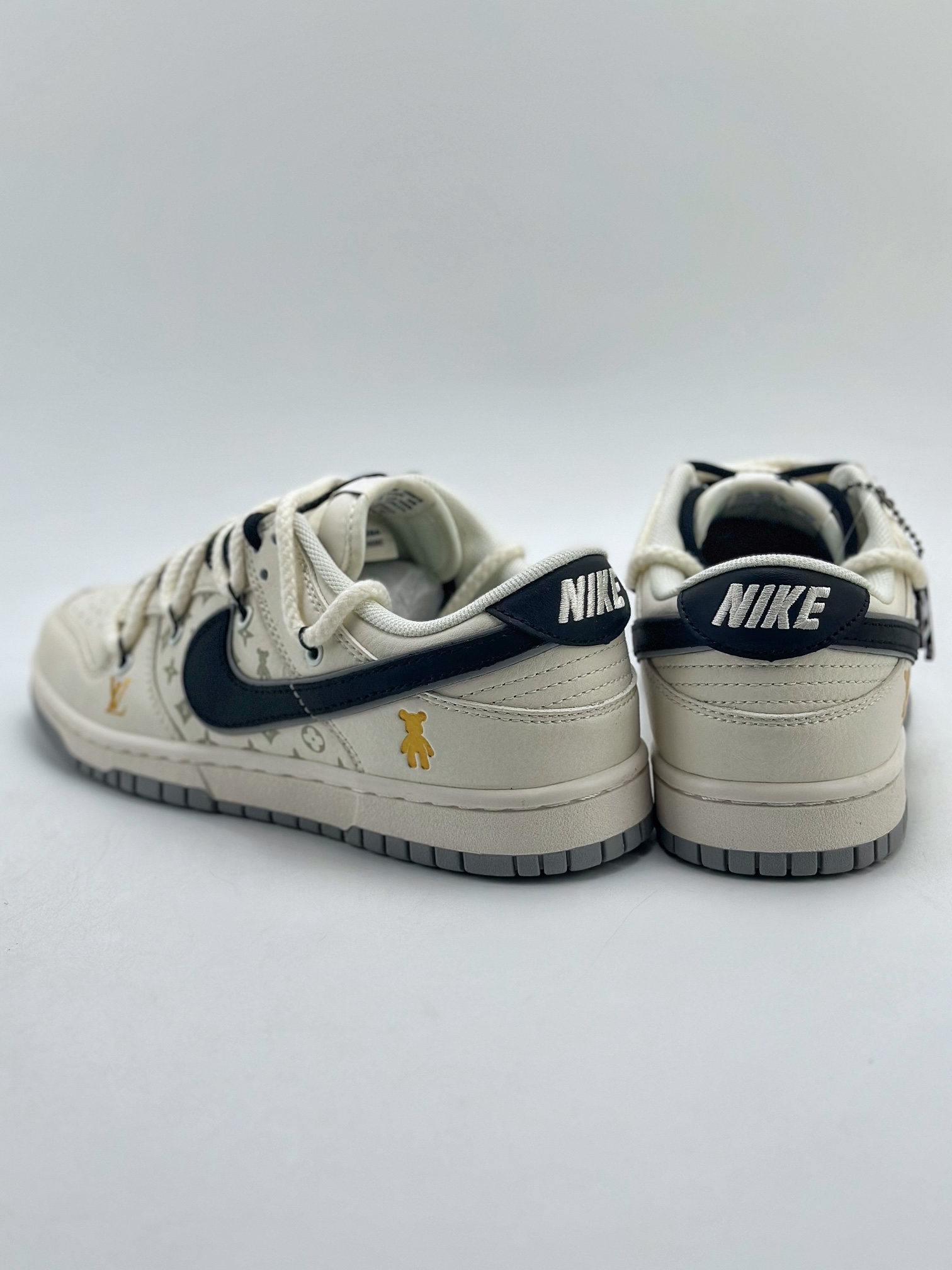 300 Nike SB Dunk Low x Louis Vuitton 绑带高端定制 SJ2068-227