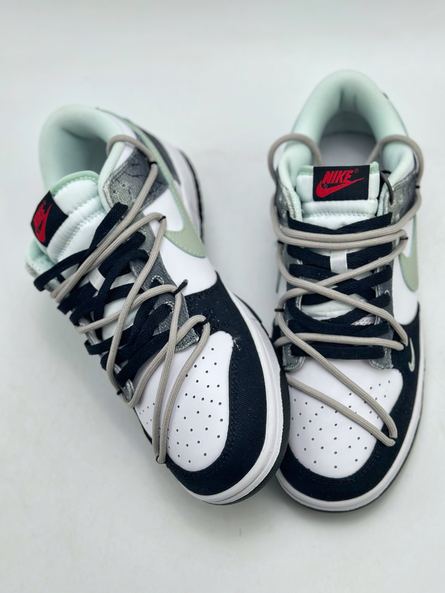 240 Nike SB Dunk Low 811制造 暗纹 高街风 黑白绿 DV0827-100