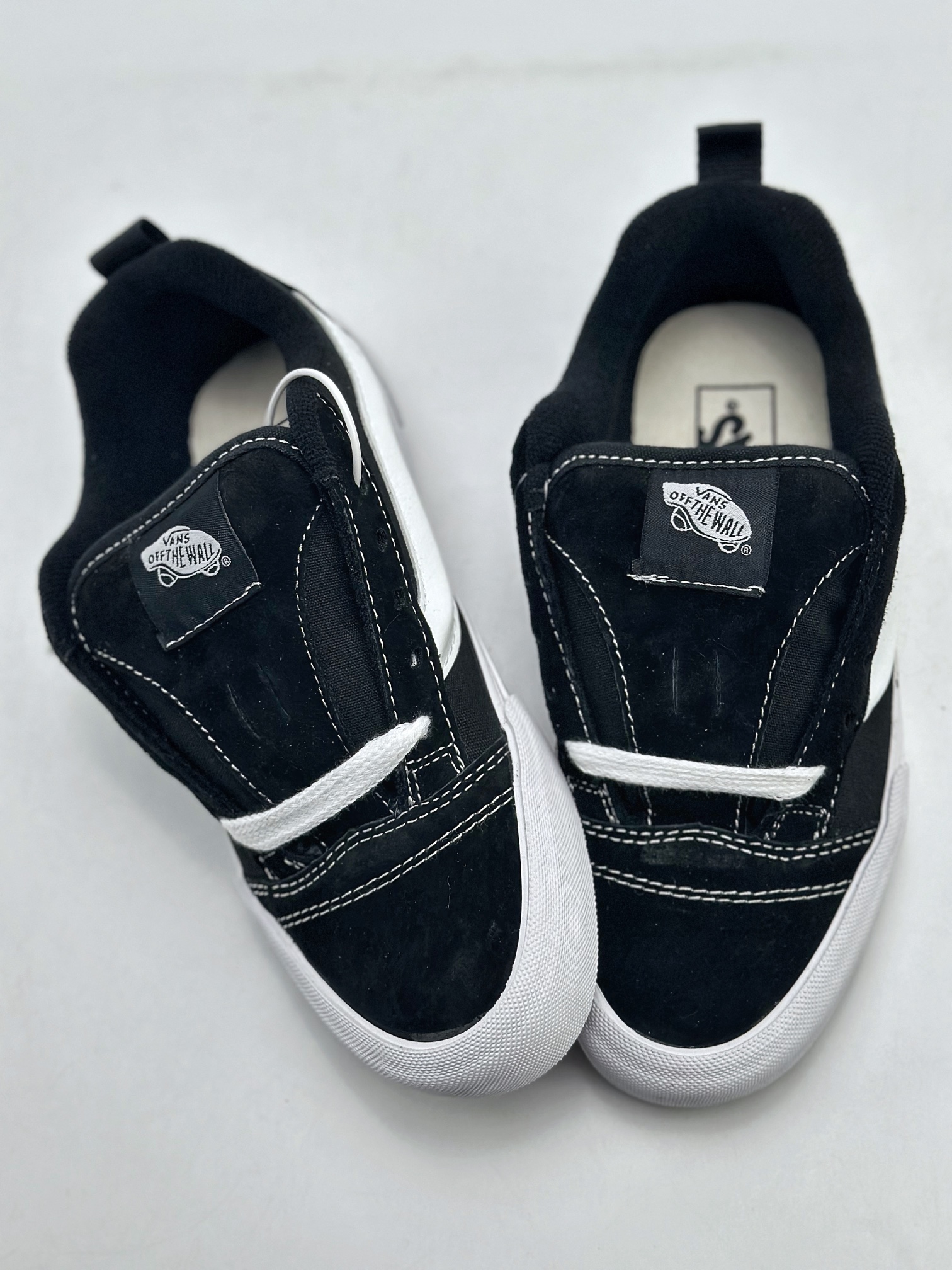 150   Vans Classics Knu Skool 经典黑白面包鞋