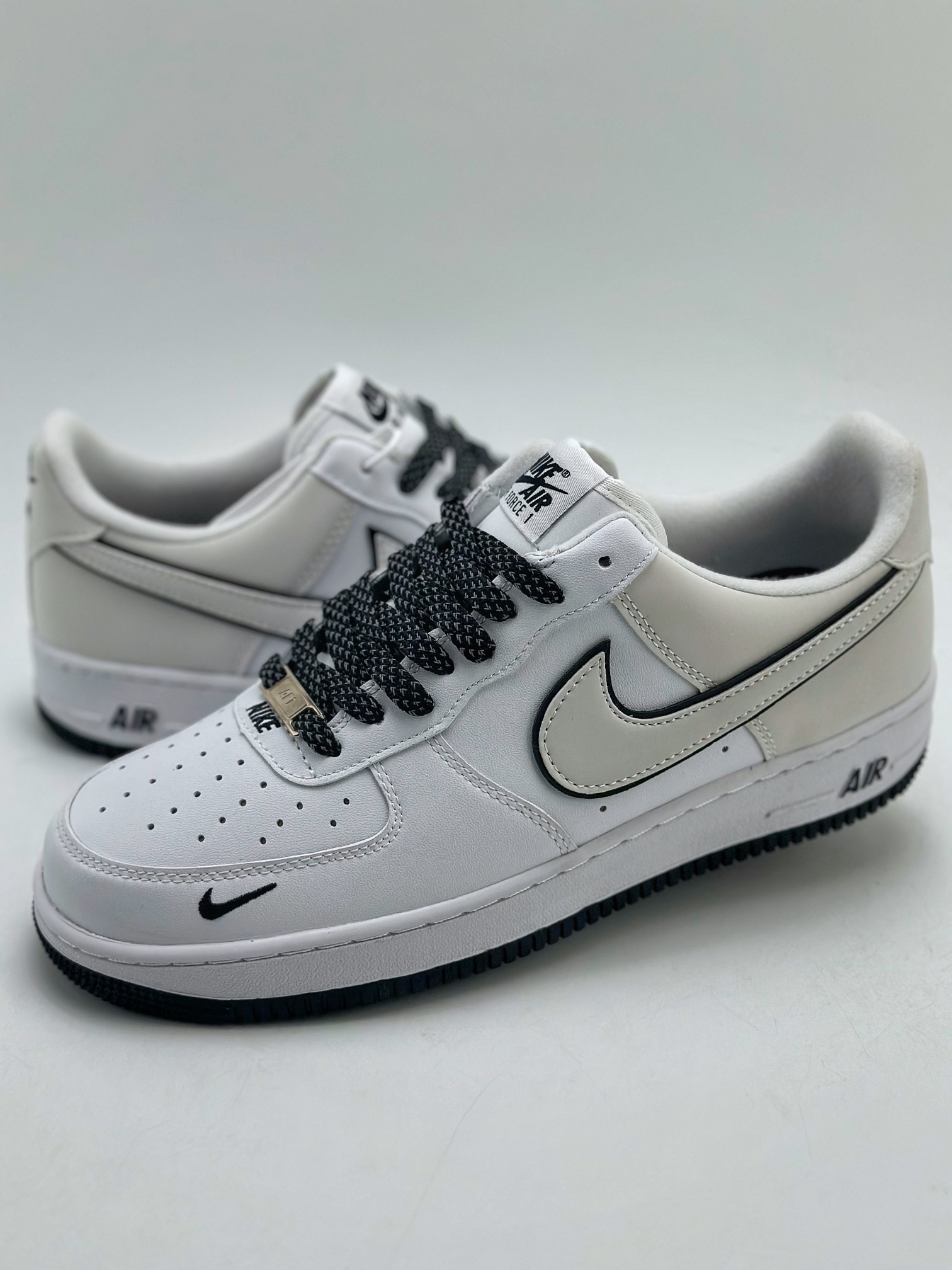 200 Nike Air Force 1 Low 07 白黑满天星 YZ8115-003