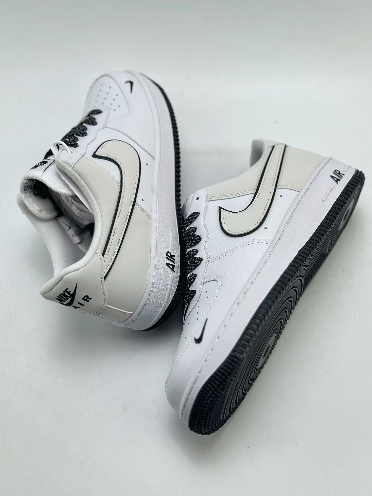 200 Nike Air Force 1 Low 07 白黑满天星 YZ8115-003