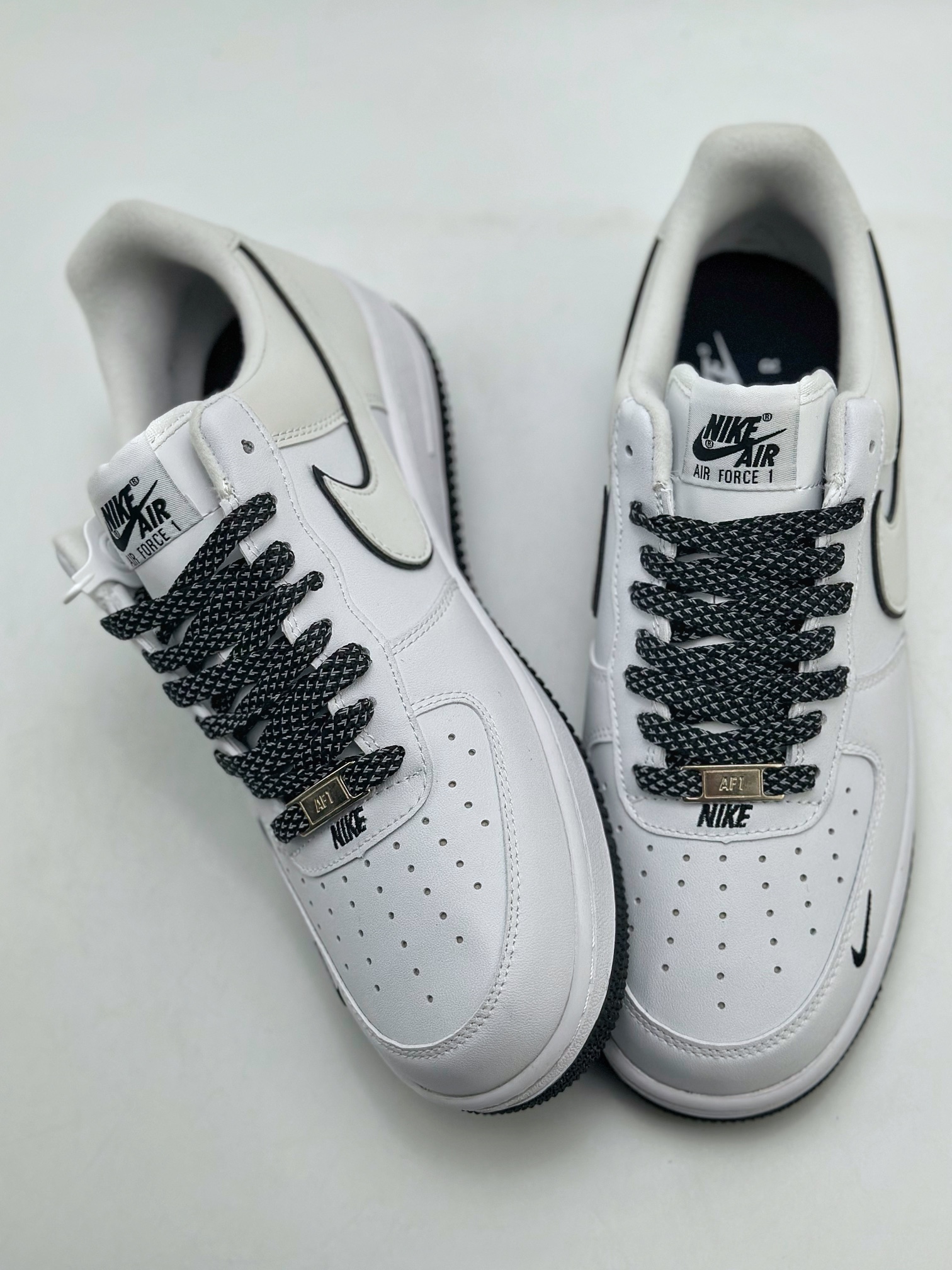 200 Nike Air Force 1 Low 07 白黑满天星 YZ8115-003