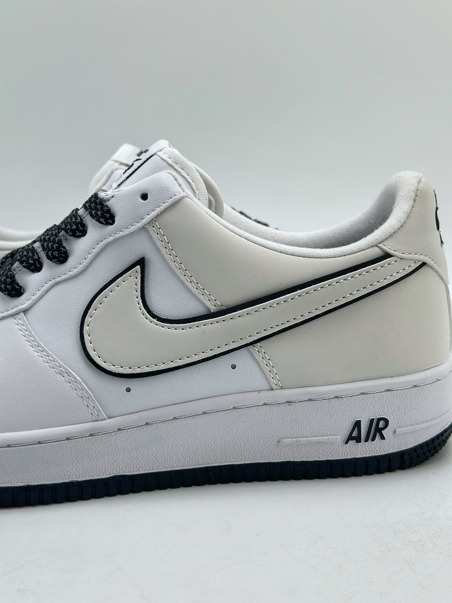 200 Nike Air Force 1 Low 07 白黑满天星 YZ8115-003