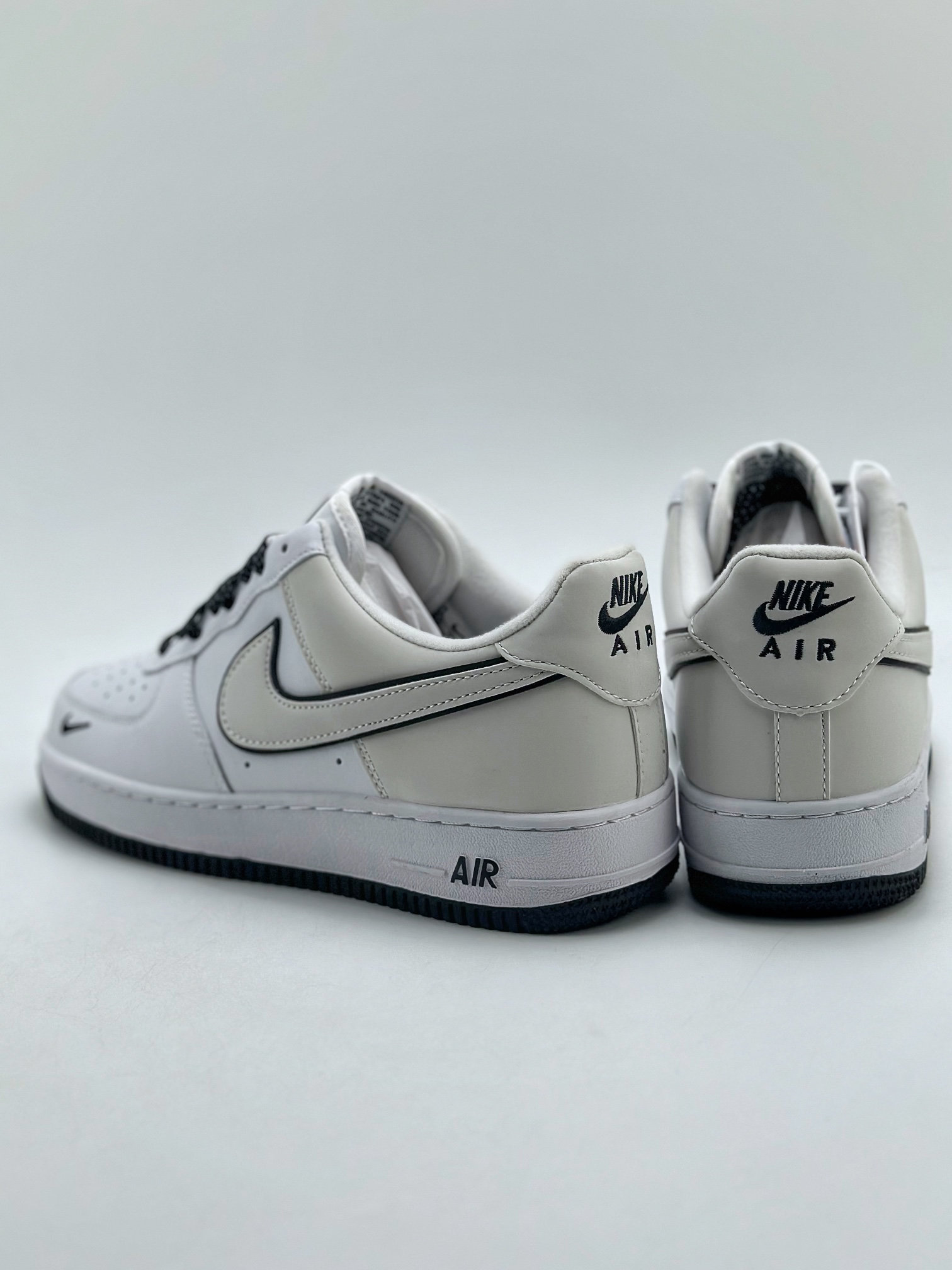 200 Nike Air Force 1 Low 07 白黑满天星 YZ8115-003