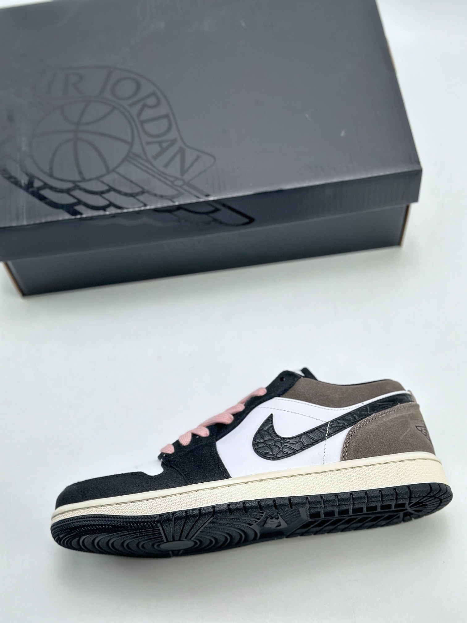 200 Air Jordan 1 Retro Low SE 黑棕摩卡 DZ4130-201