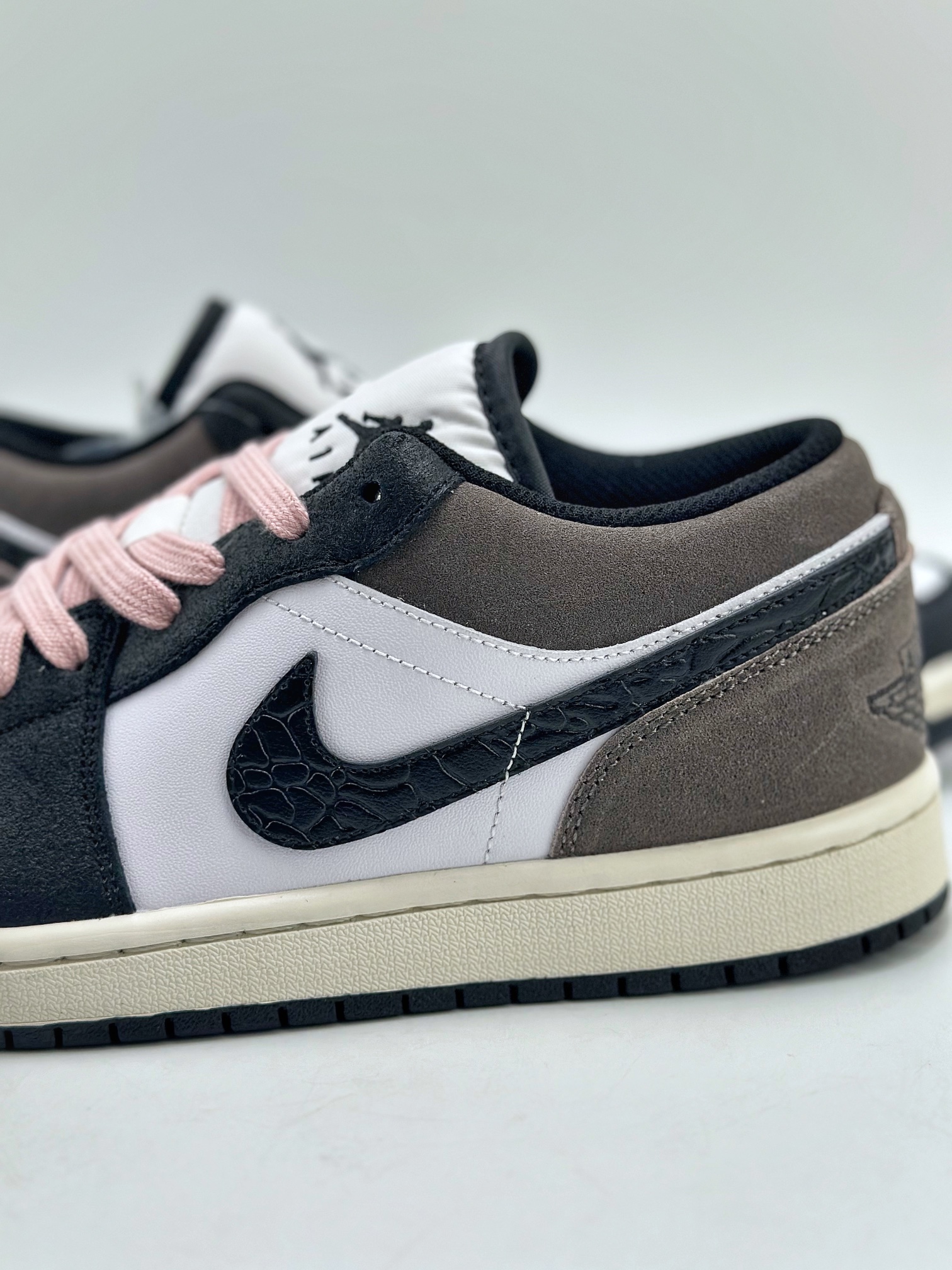 200 Air Jordan 1 Retro Low SE 黑棕摩卡 DZ4130-201