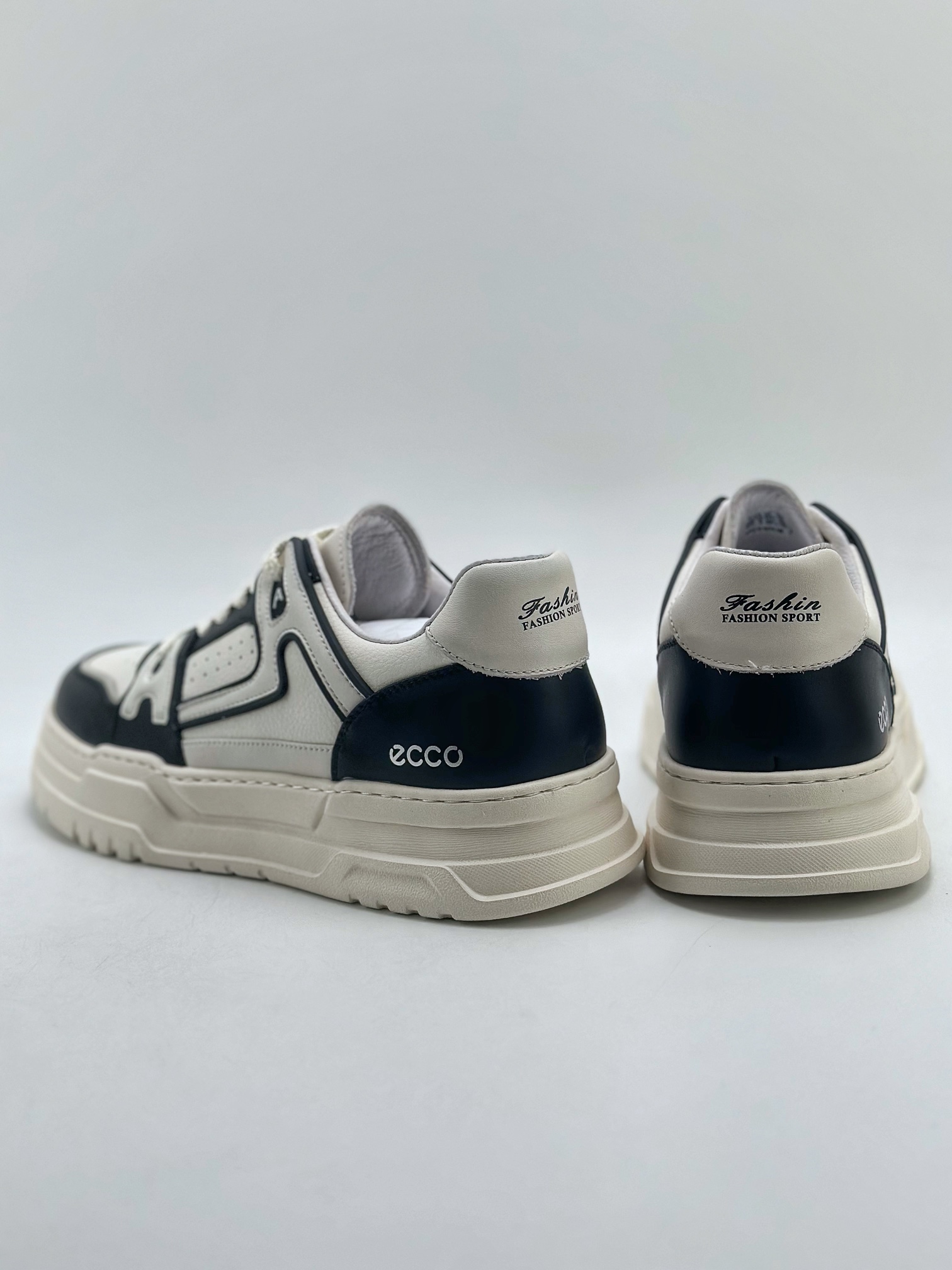 300 ECCO/爱步 运动跑鞋/休闲鞋 品质 钢印Logo 独家官网订制 精