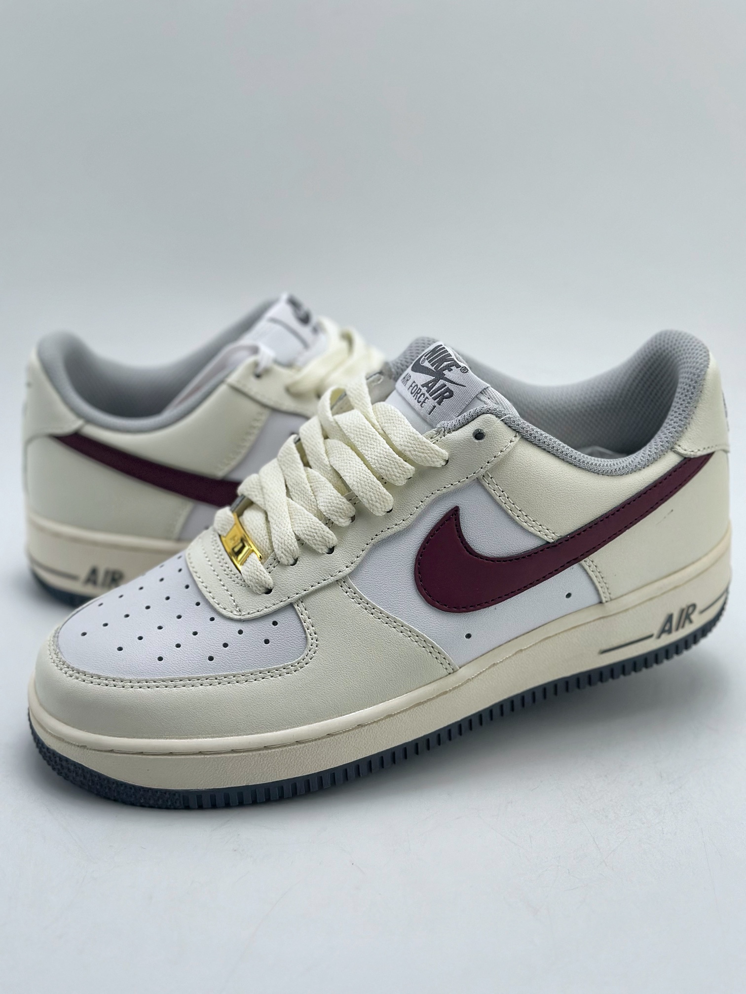 200 Nike Air Force 1 Low 07 米粉酒红勾 HH2322-022