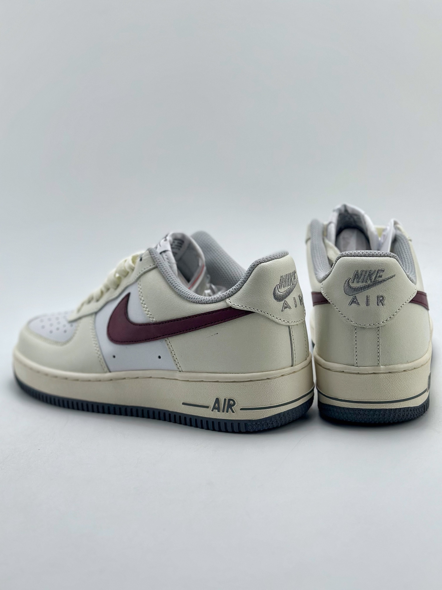 200 Nike Air Force 1 Low 07 米粉酒红勾 HH2322-022