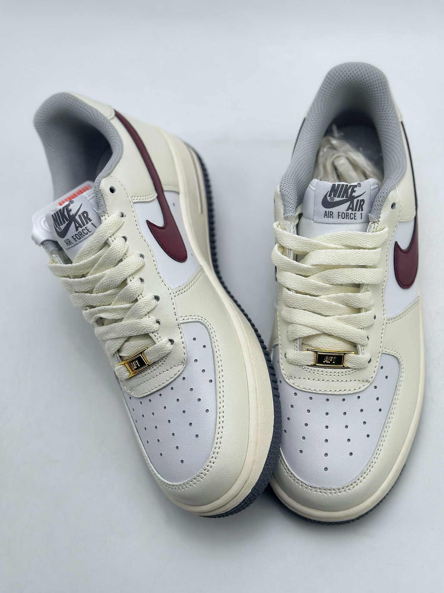 200 Nike Air Force 1 Low 07 米粉酒红勾 HH2322-022