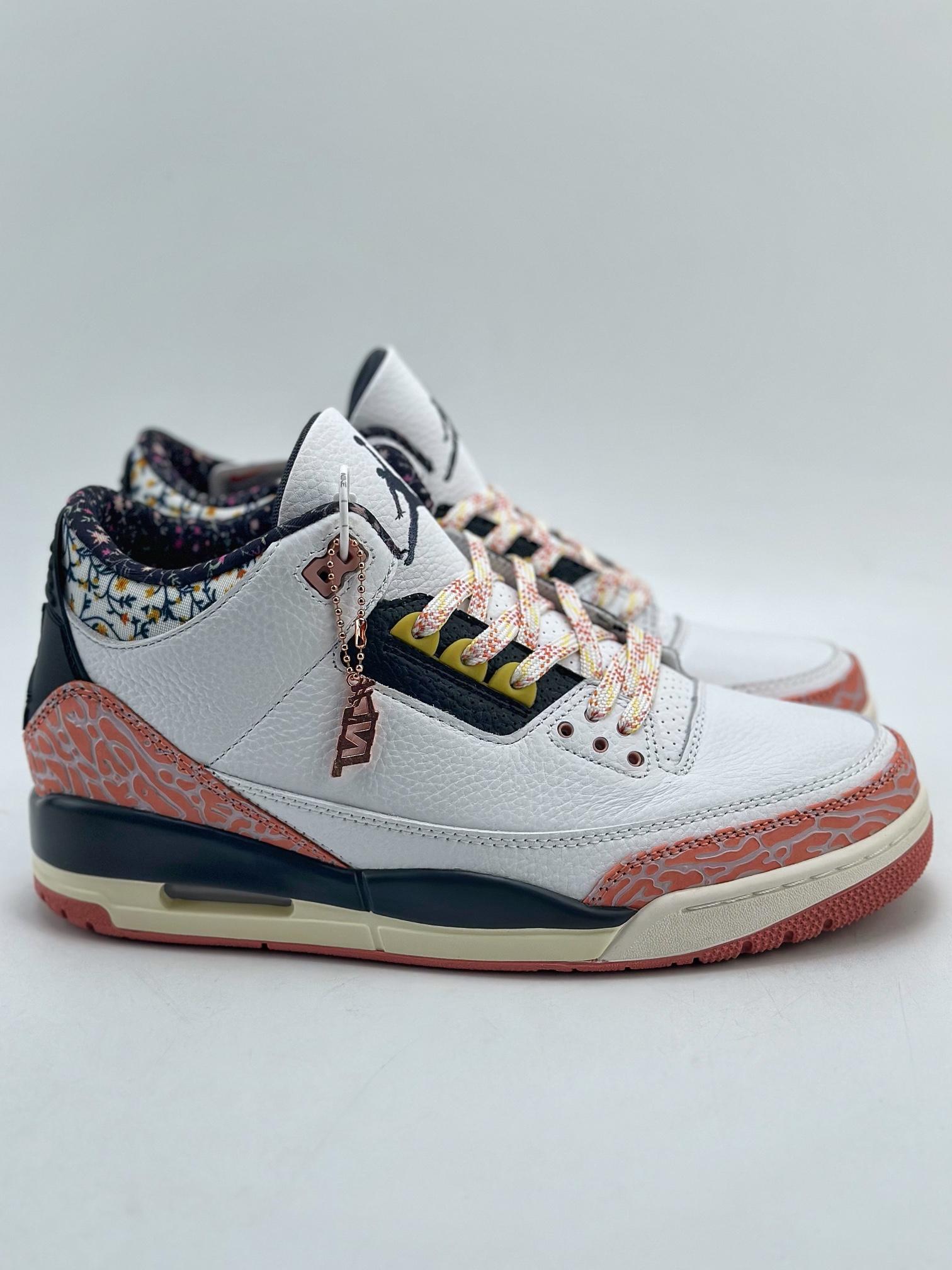 210 Air Jordan 3 Retro "Vintage Floral" 白黑粉 441140-100