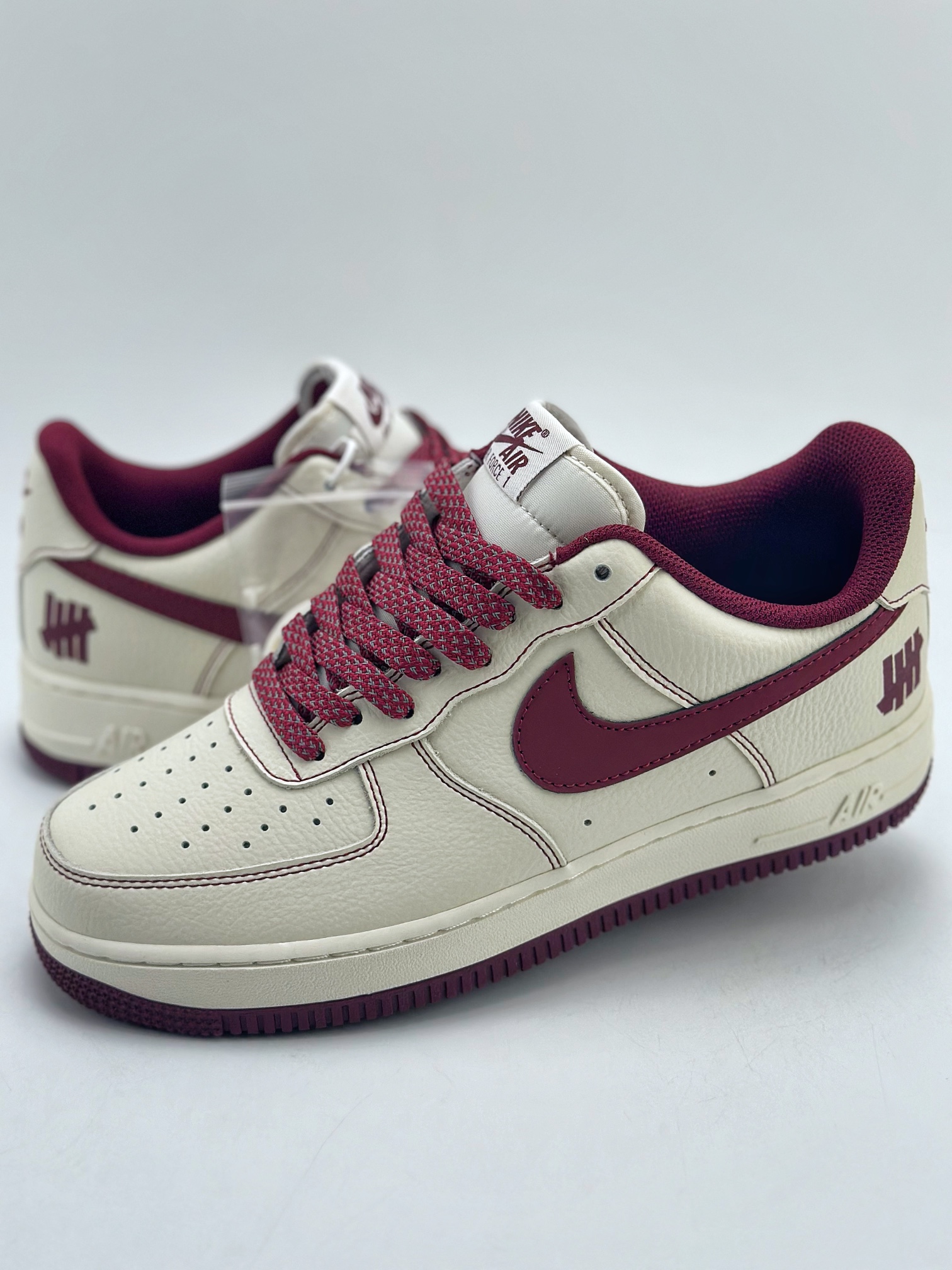 240 Nike Air Force 1 Low 07 x Stussy 斯图西白酒红满天星 UN2395-523