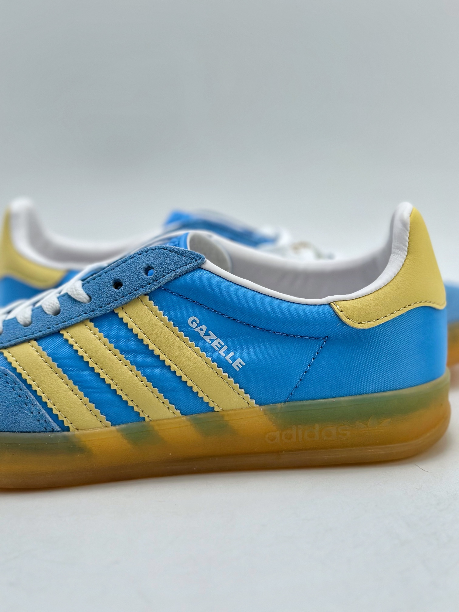 200 adidas Originals Gazelle INdoor 三叶草休闲防滑耐磨低帮板鞋 IE2960