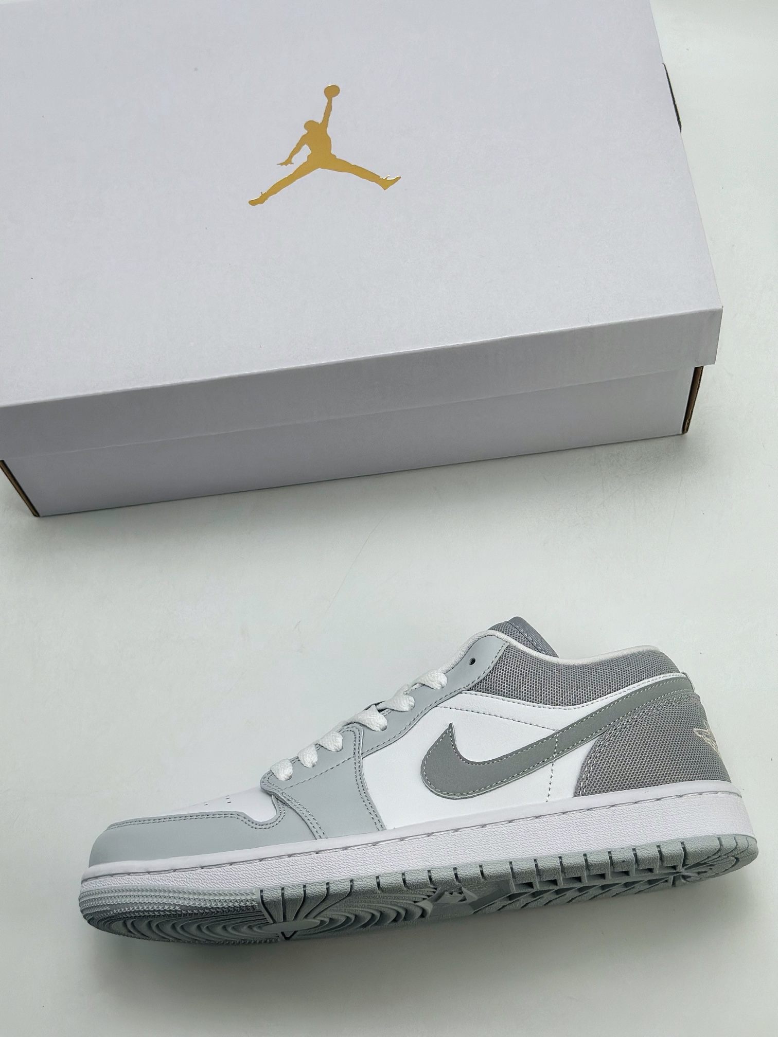 200 Air Jordan 1 Retro Low 灰白 553558-106