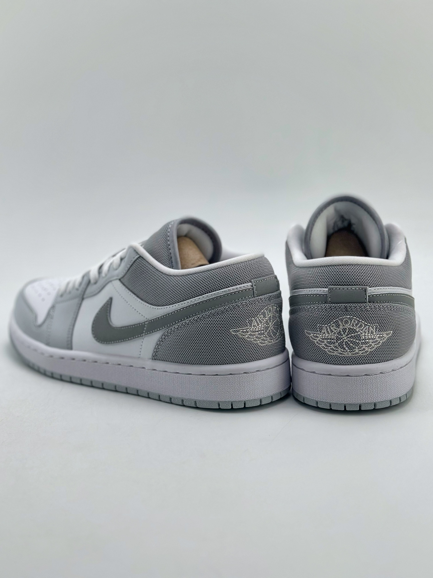 200 Air Jordan 1 Retro Low 灰白 553558-106