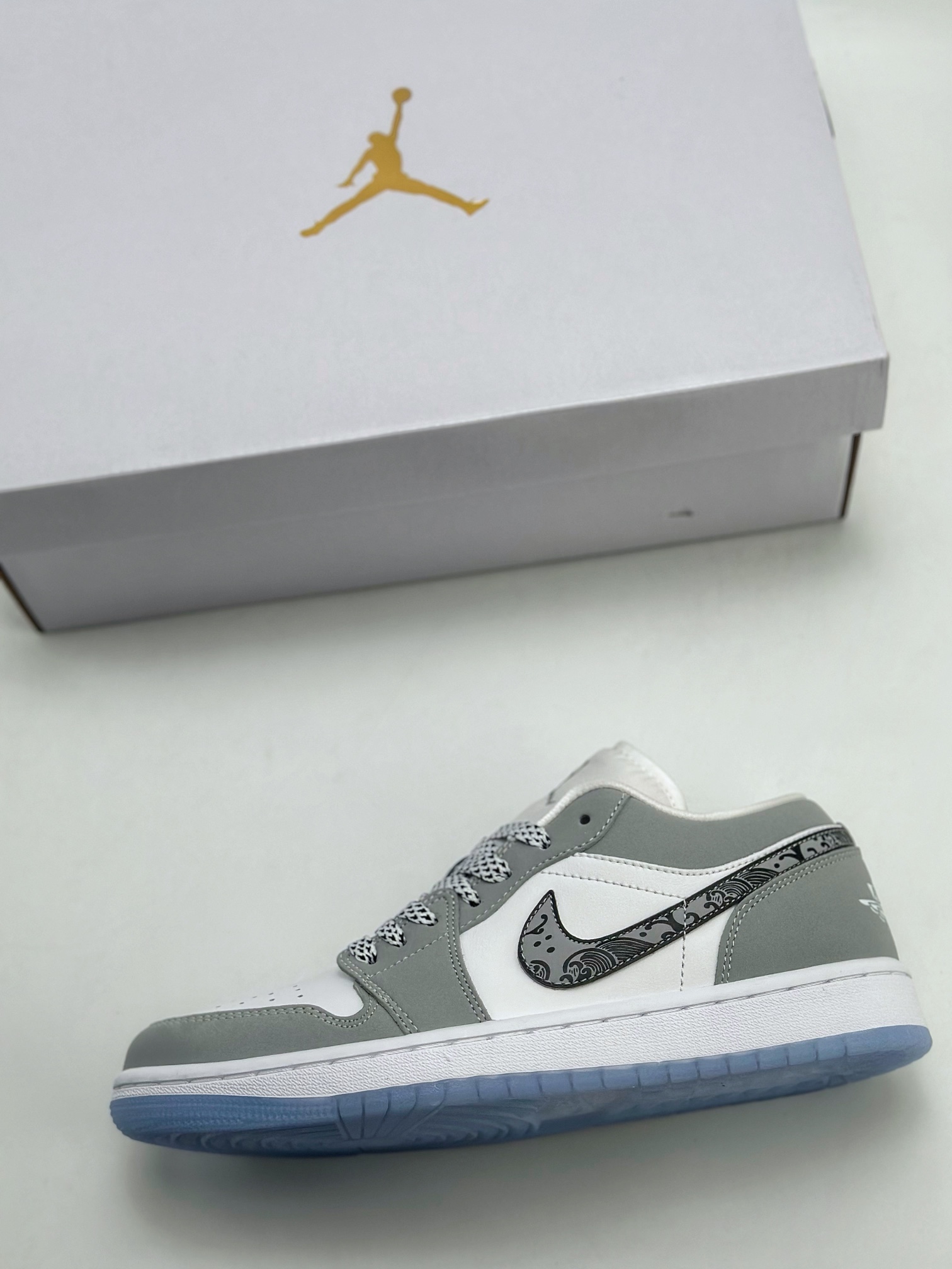 200 Air Jordan 1 Retro Low 音符黑豹 DC0774-105