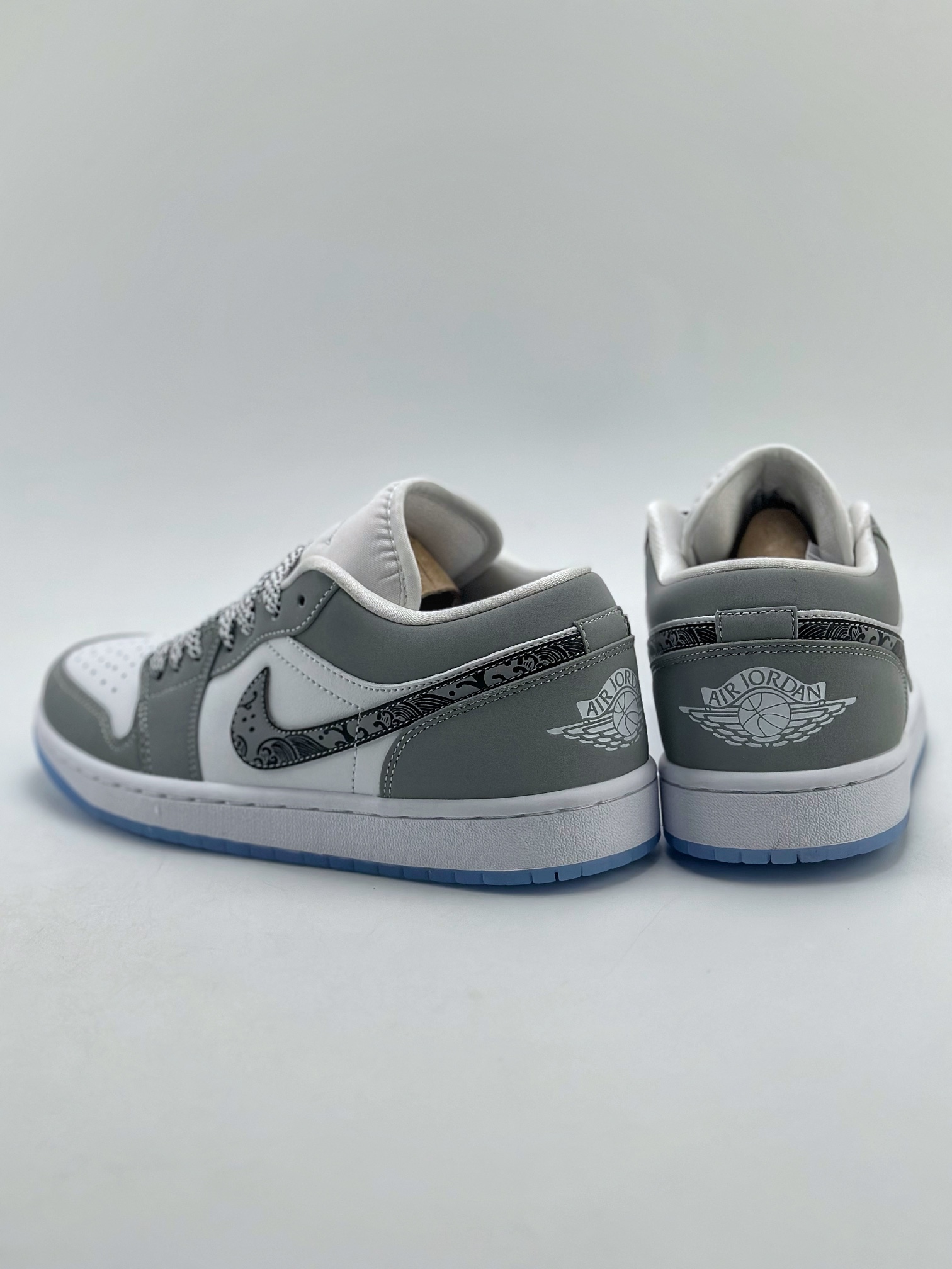 200 Air Jordan 1 Retro Low 音符黑豹 DC0774-105