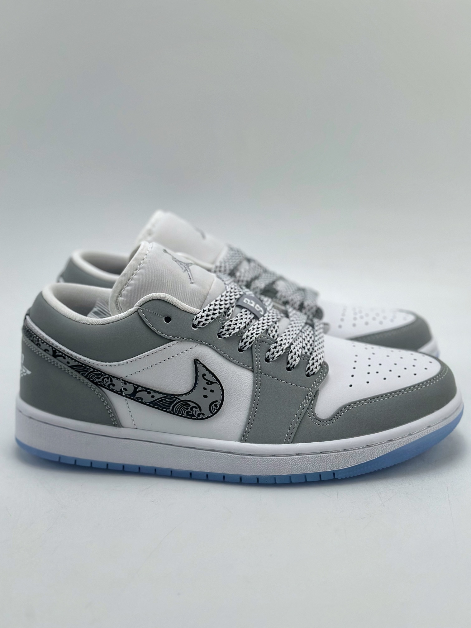 200 Air Jordan 1 Retro Low 音符黑豹 DC0774-105