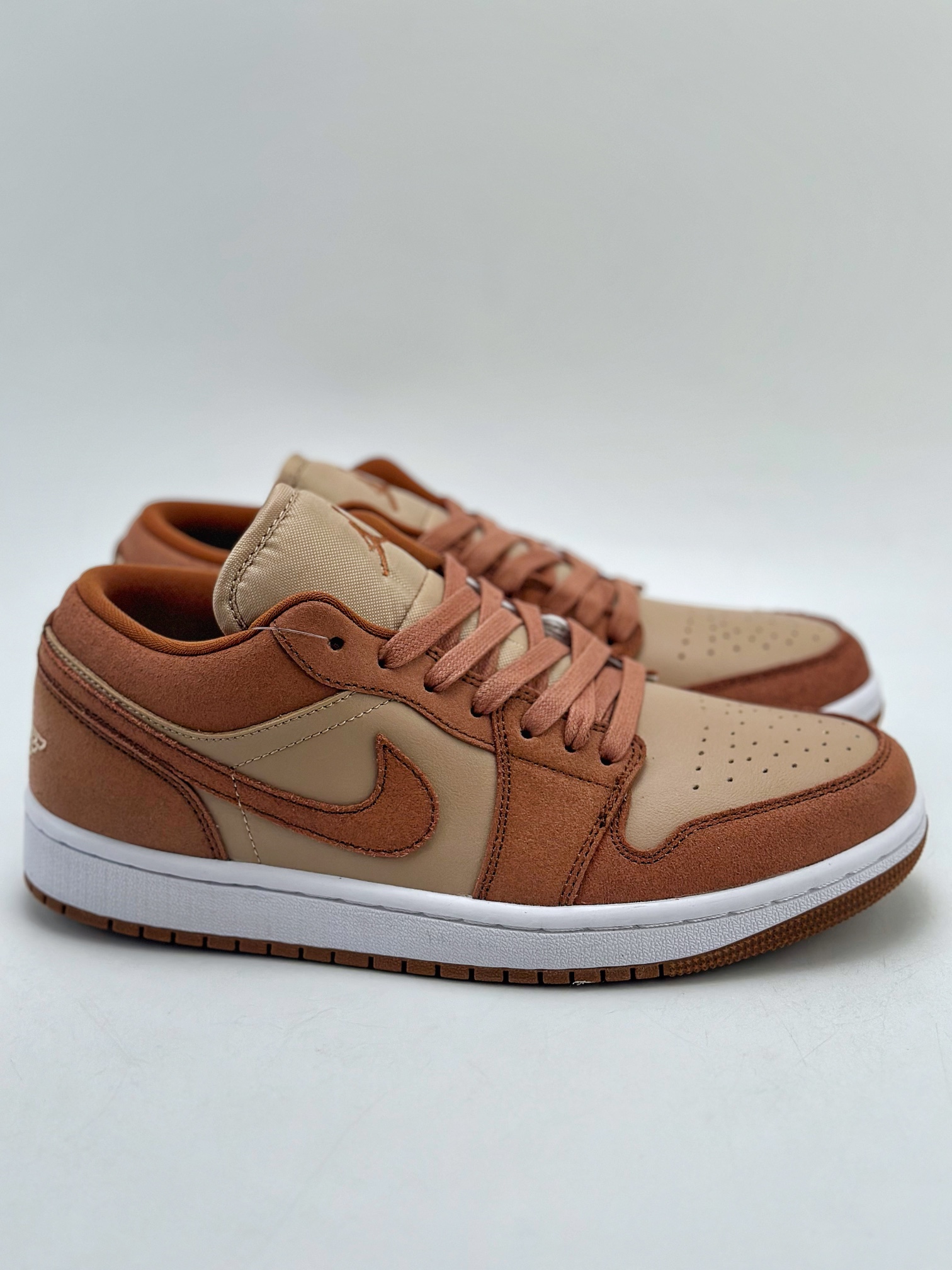 200 Air Jordan 1 Retro Low 棕褐  FJ3453-200