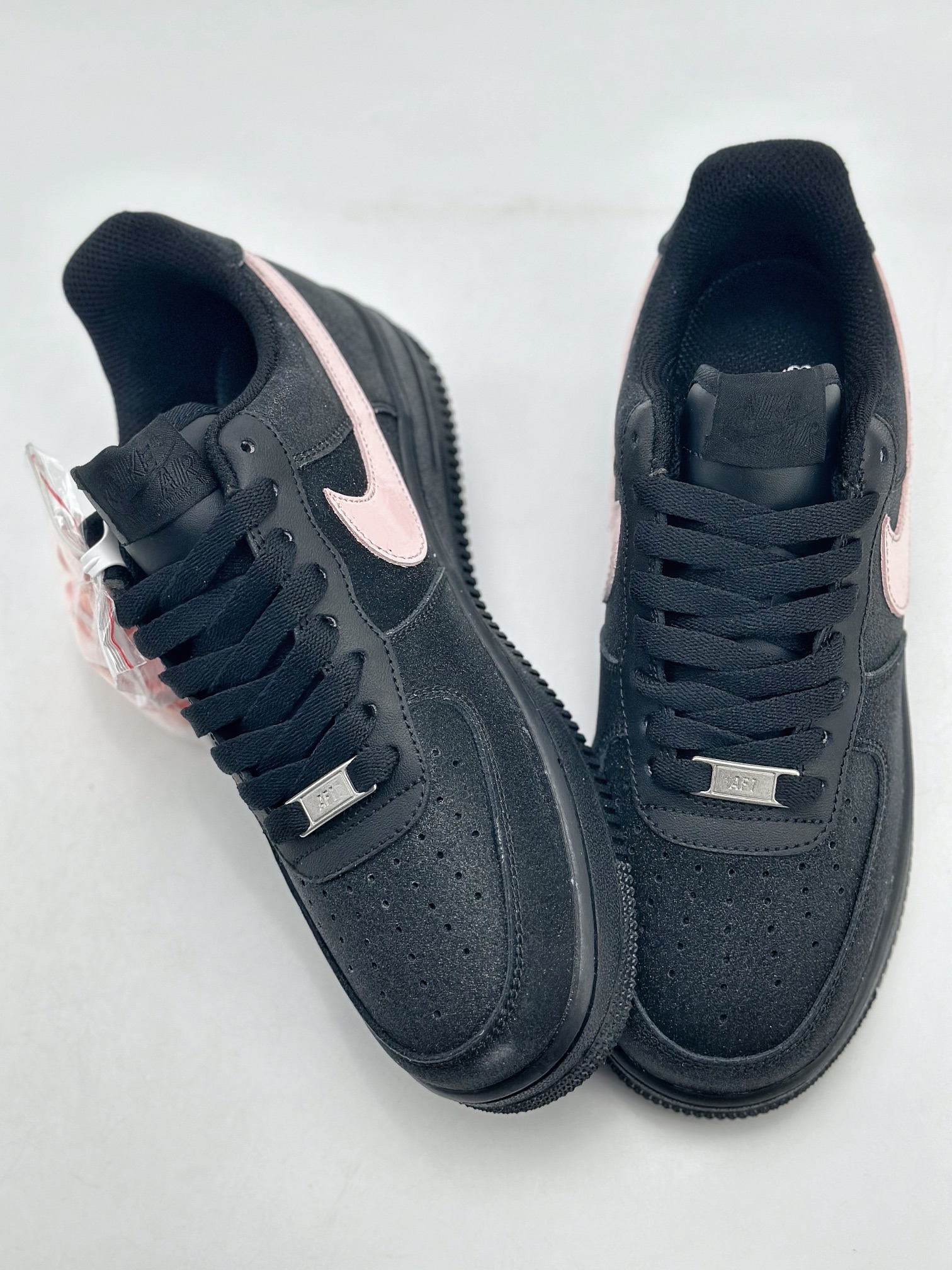 260 Nike Air Force 1 Low 07 黑闪粉勾 CW2288-013