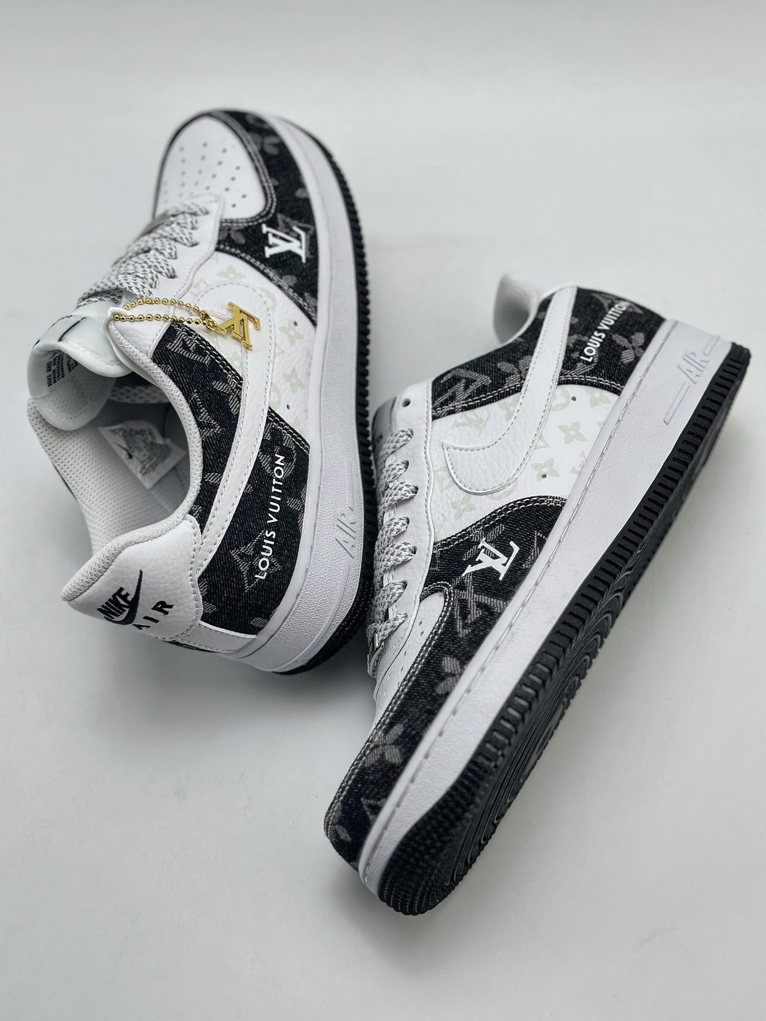 220 Nike Air Force 1 Low 07 x Louis Vuitton 白黑拼接