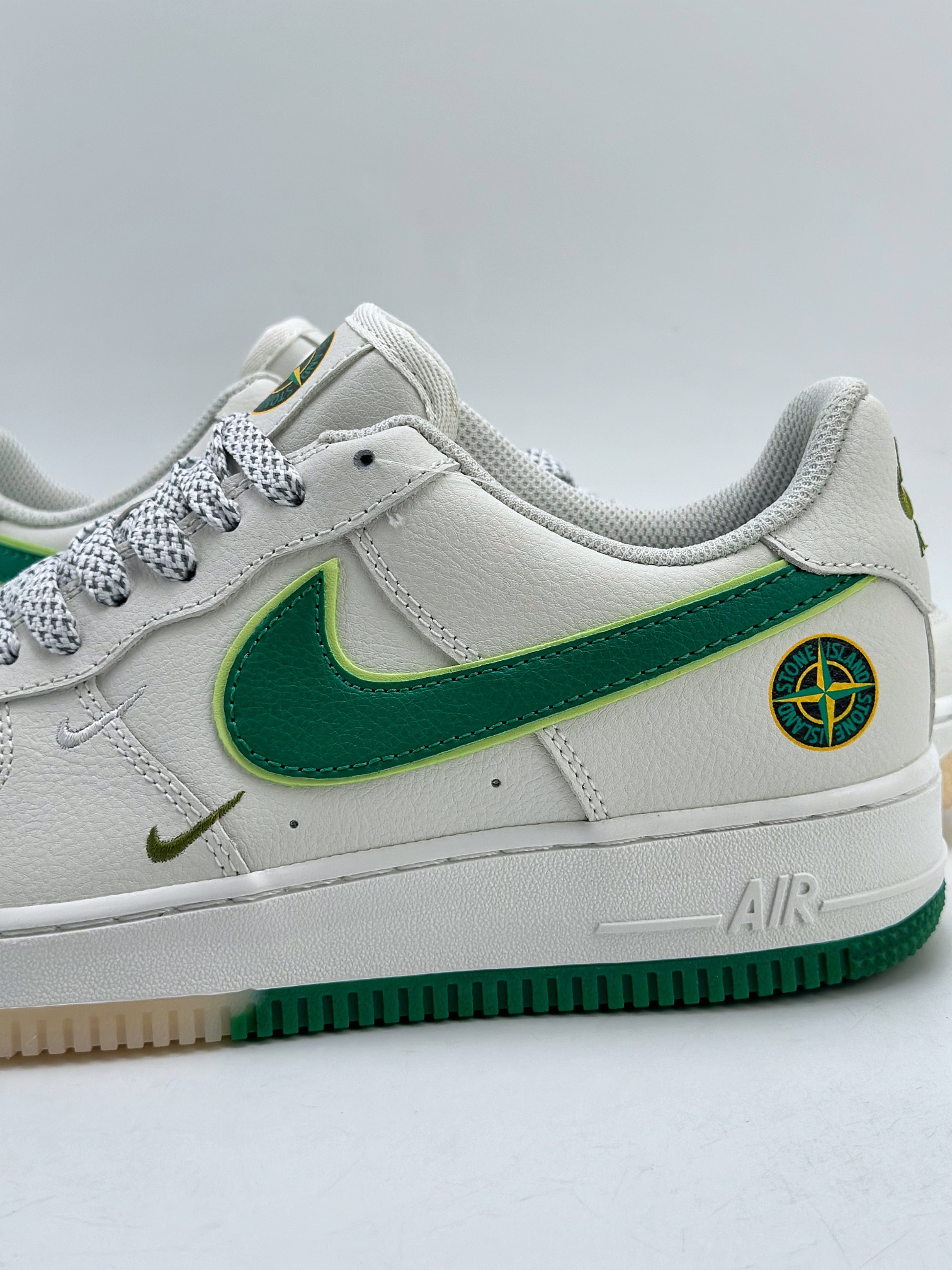 260 Nike Air Force 1 Low 07 x Stone Island 石头岛白绿 SL-240111