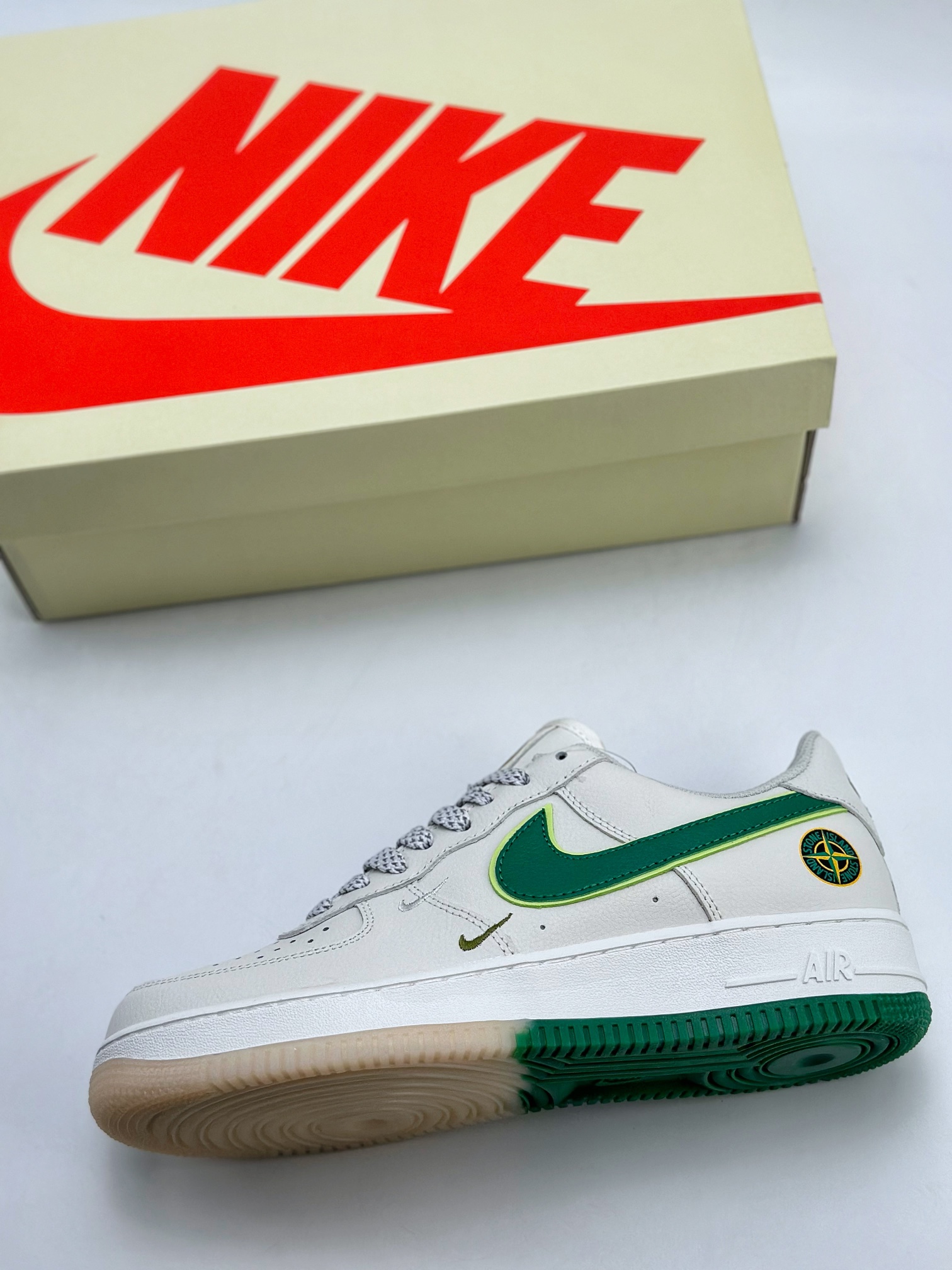 260 Nike Air Force 1 Low 07 x Stone Island 石头岛白绿 SL-240111