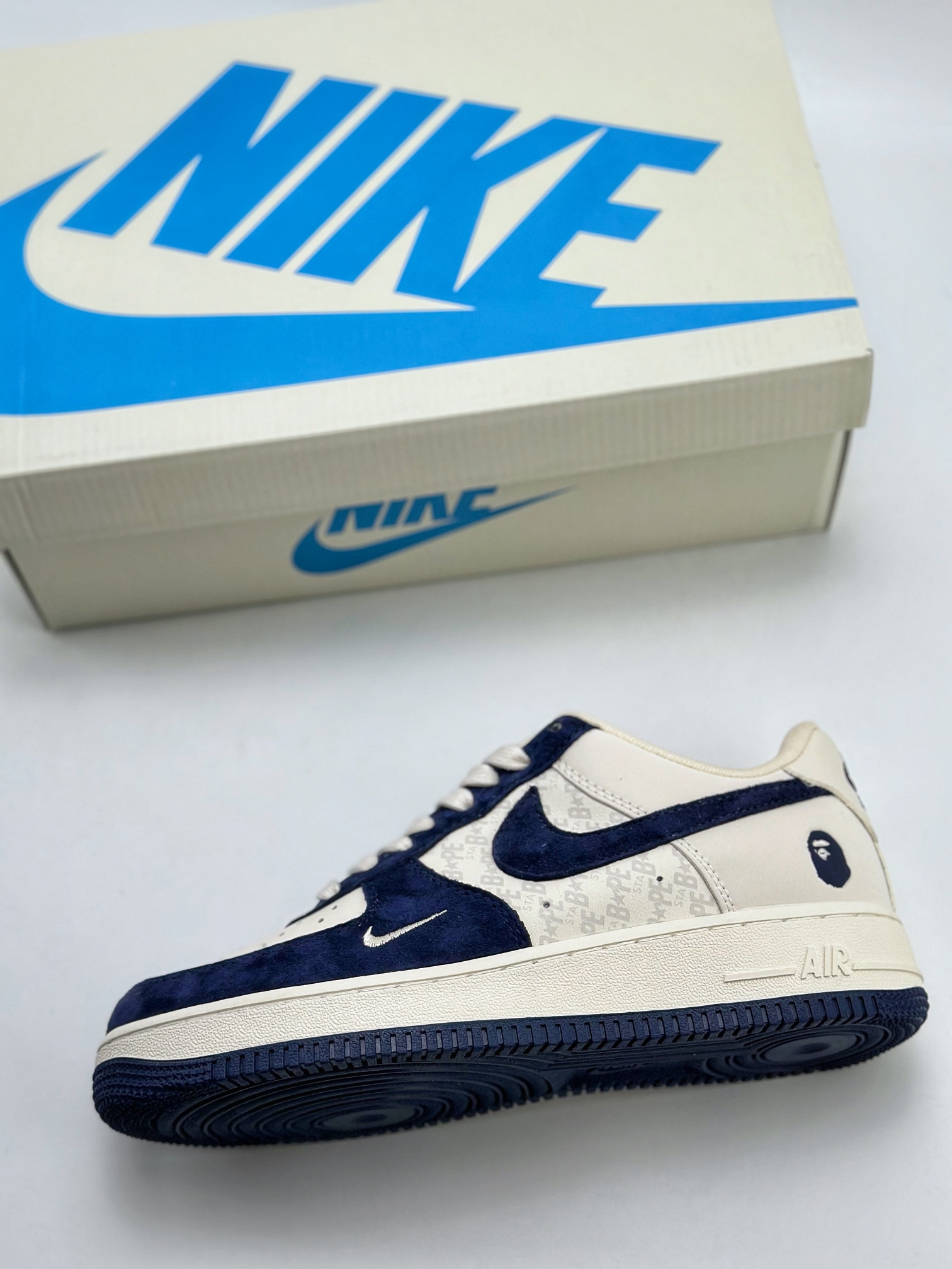 260 Nike Air Force 1 Low 07 x BAPE 米白深蓝 BA8806-222